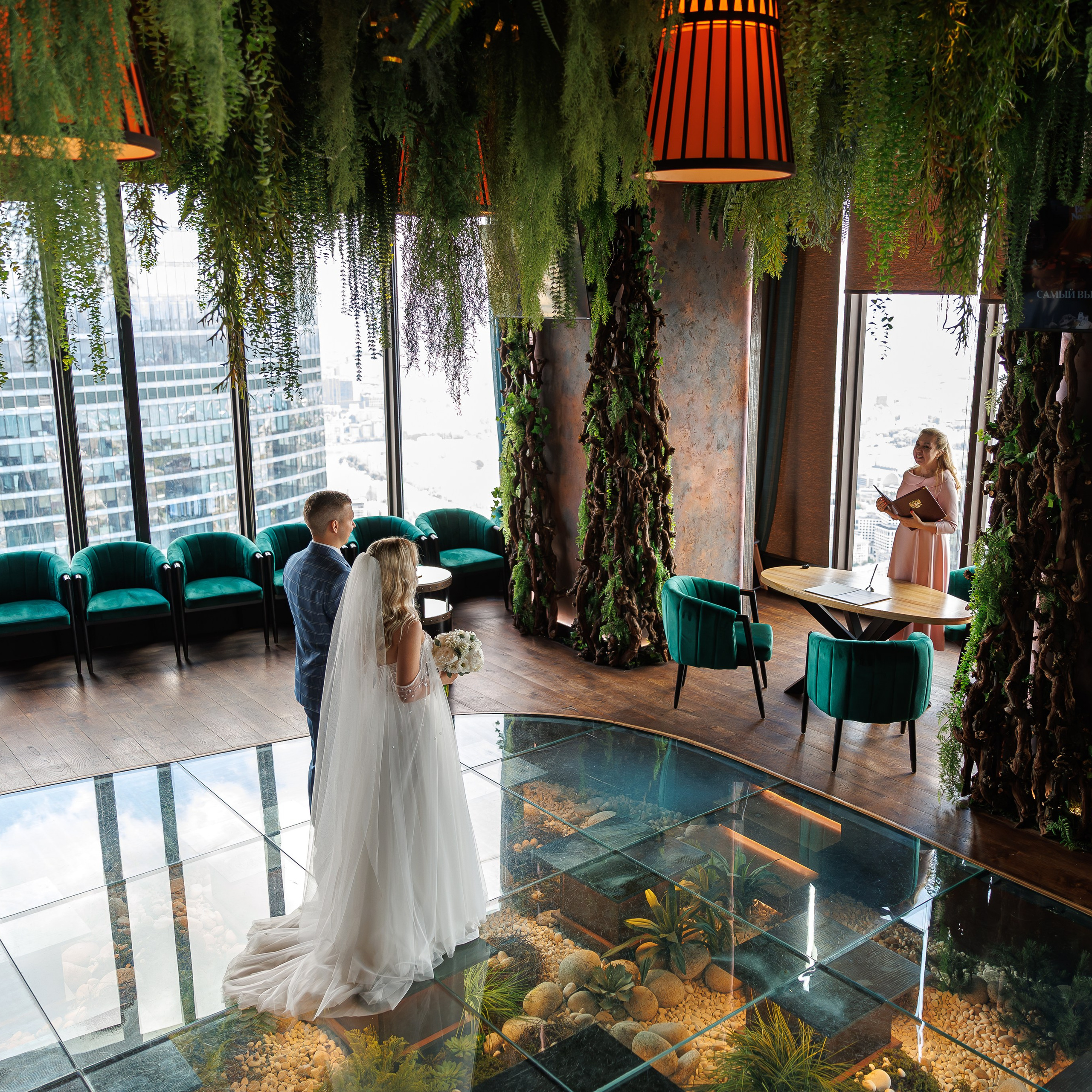 Регистрация брака в ресторане BIRDS Москва-Сити. Свадебный фотограф Москва и МО Сергей Киржаев