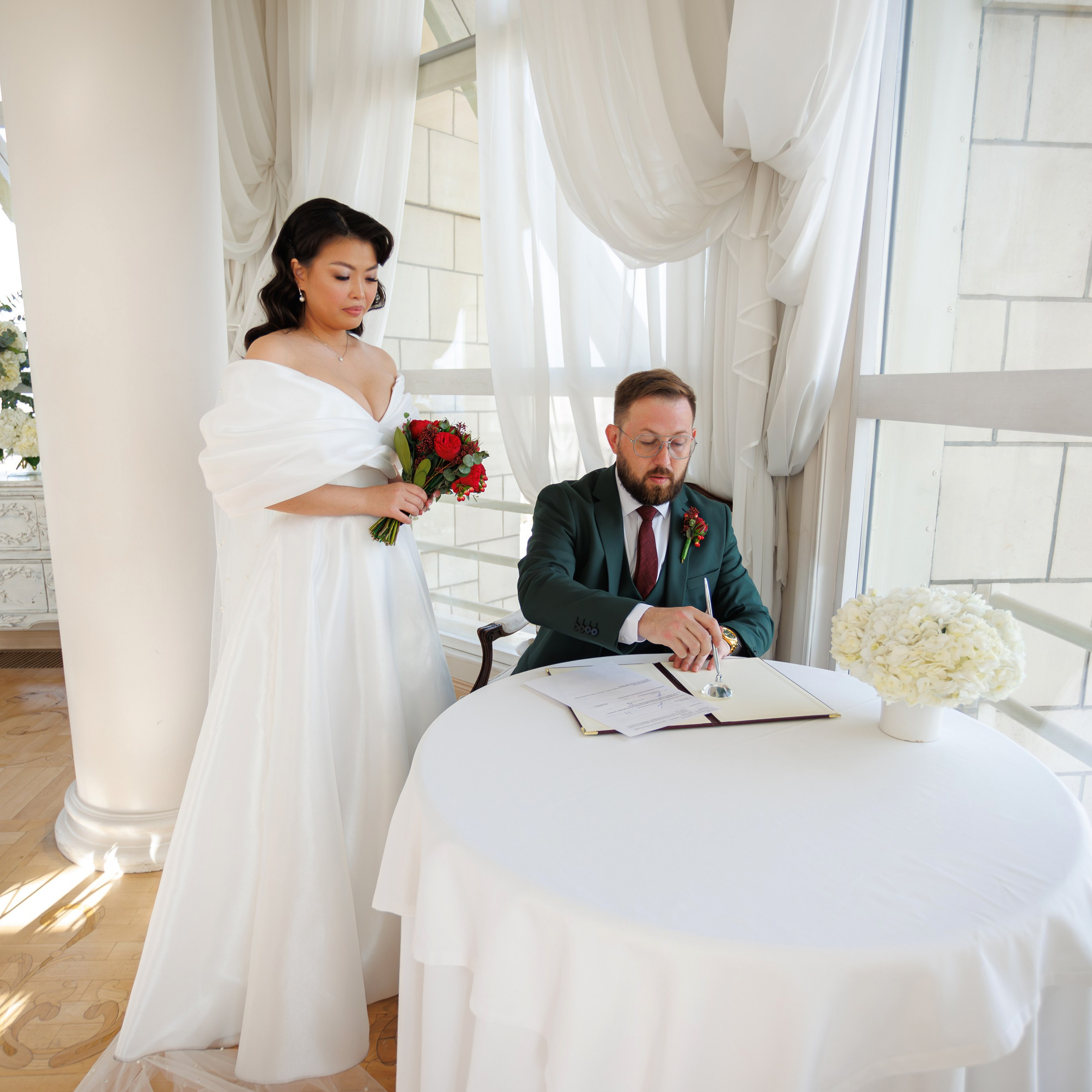 Регистрация брака в ресторане Романтик гостиница Украина. Свадебный фотограф Москва и МО Сергей Киржаев