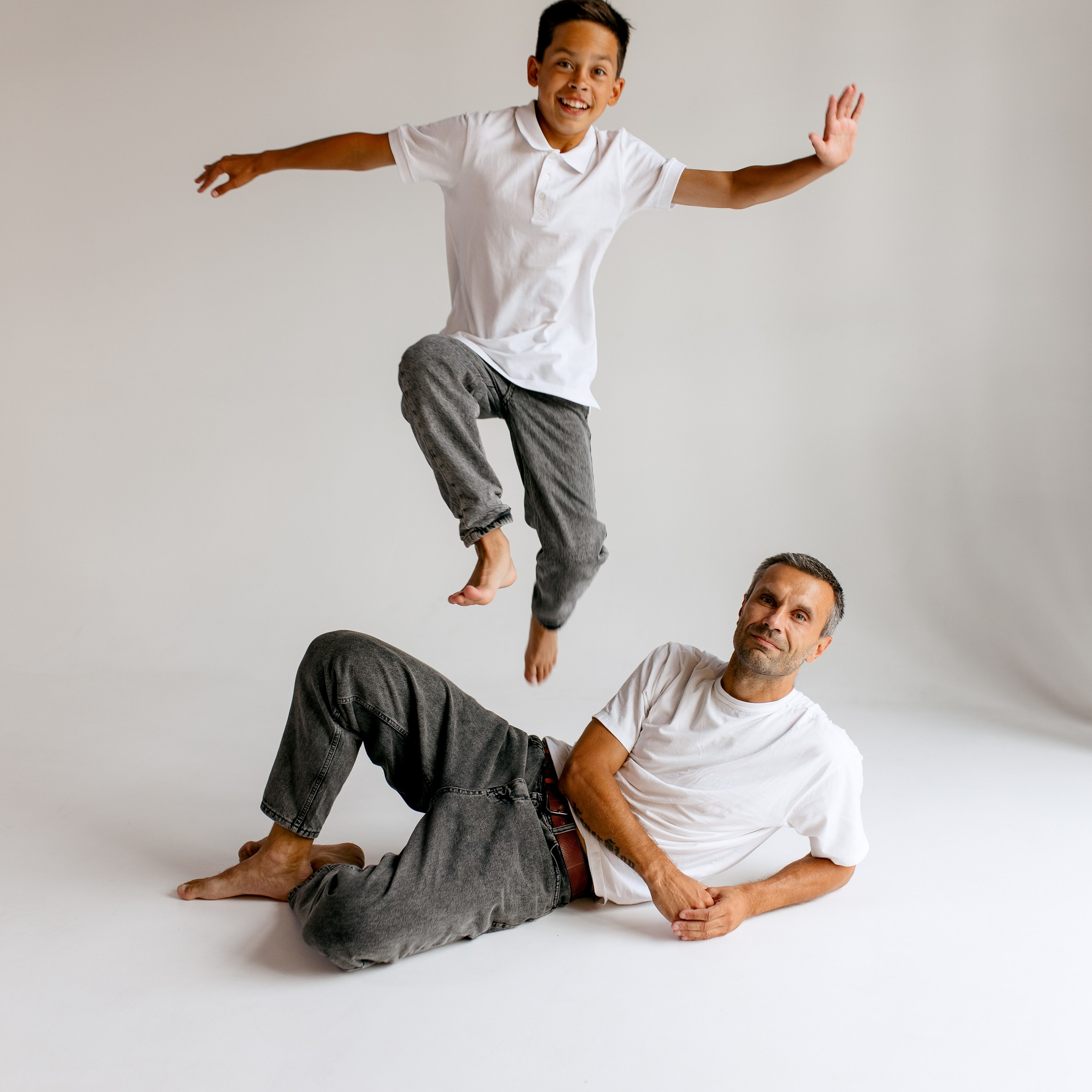 На белом фоне