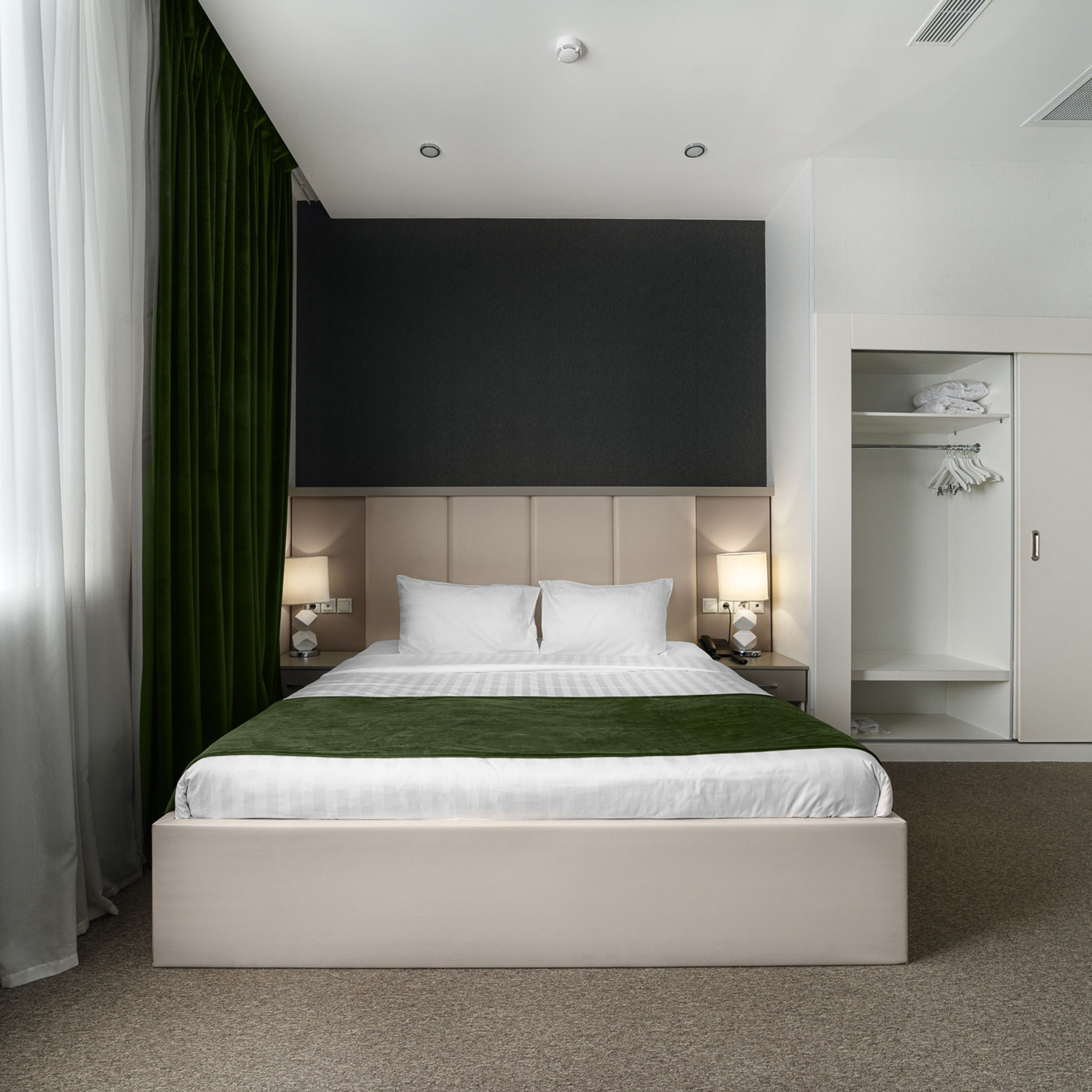 Отель Броско