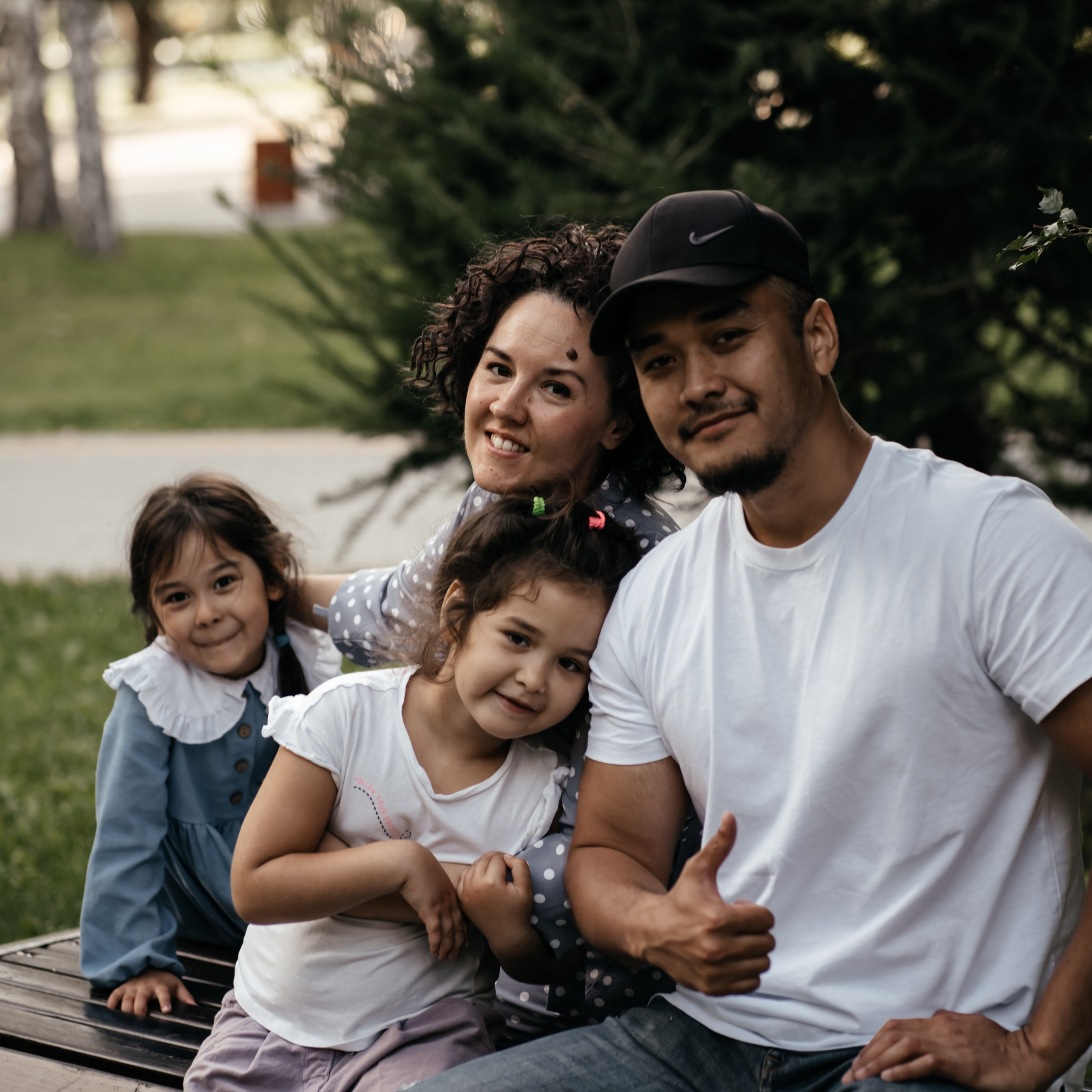 Айша, Камилла, Ксюша, Довлет и прогулка теплым вечером 💙
