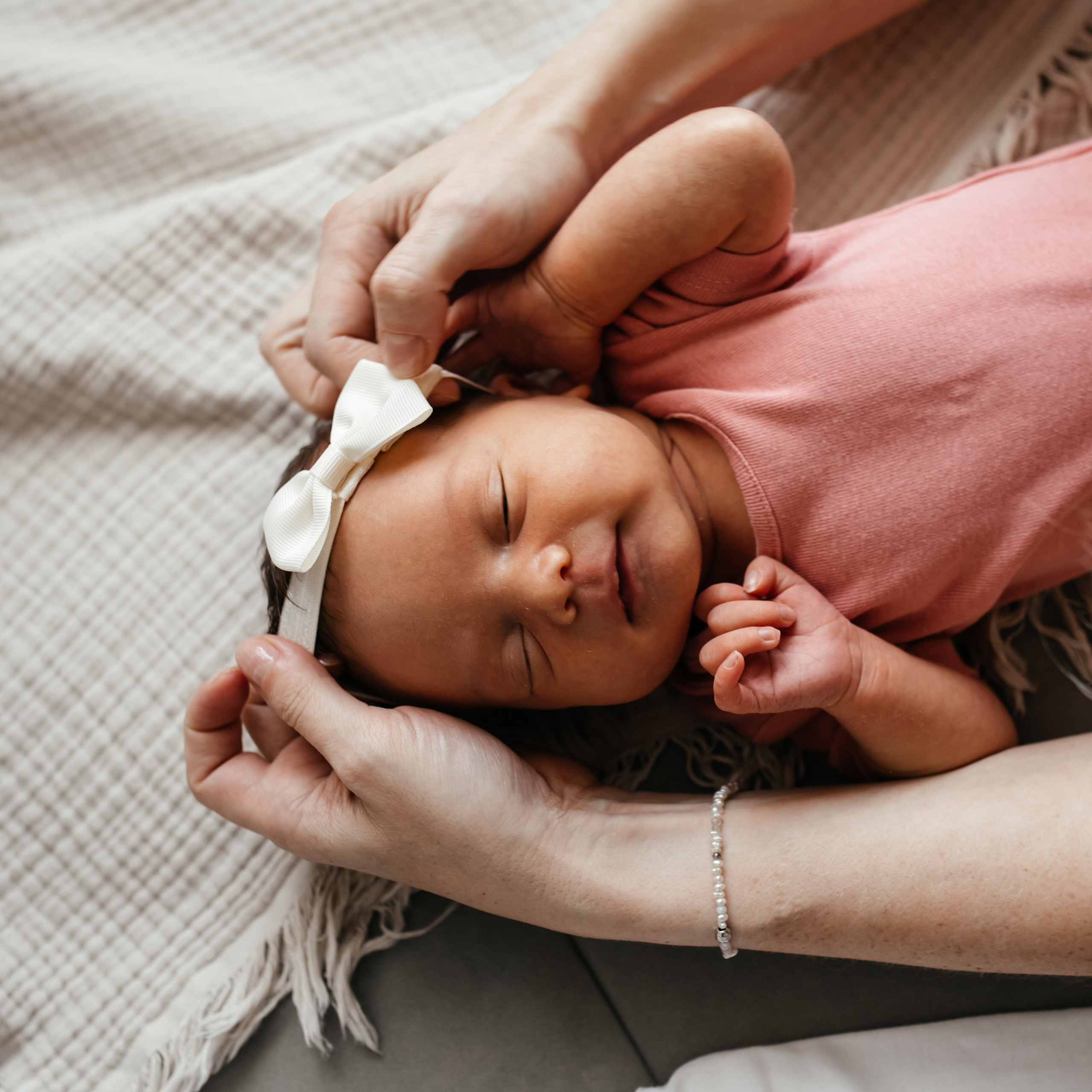 Первые дни Аси дома