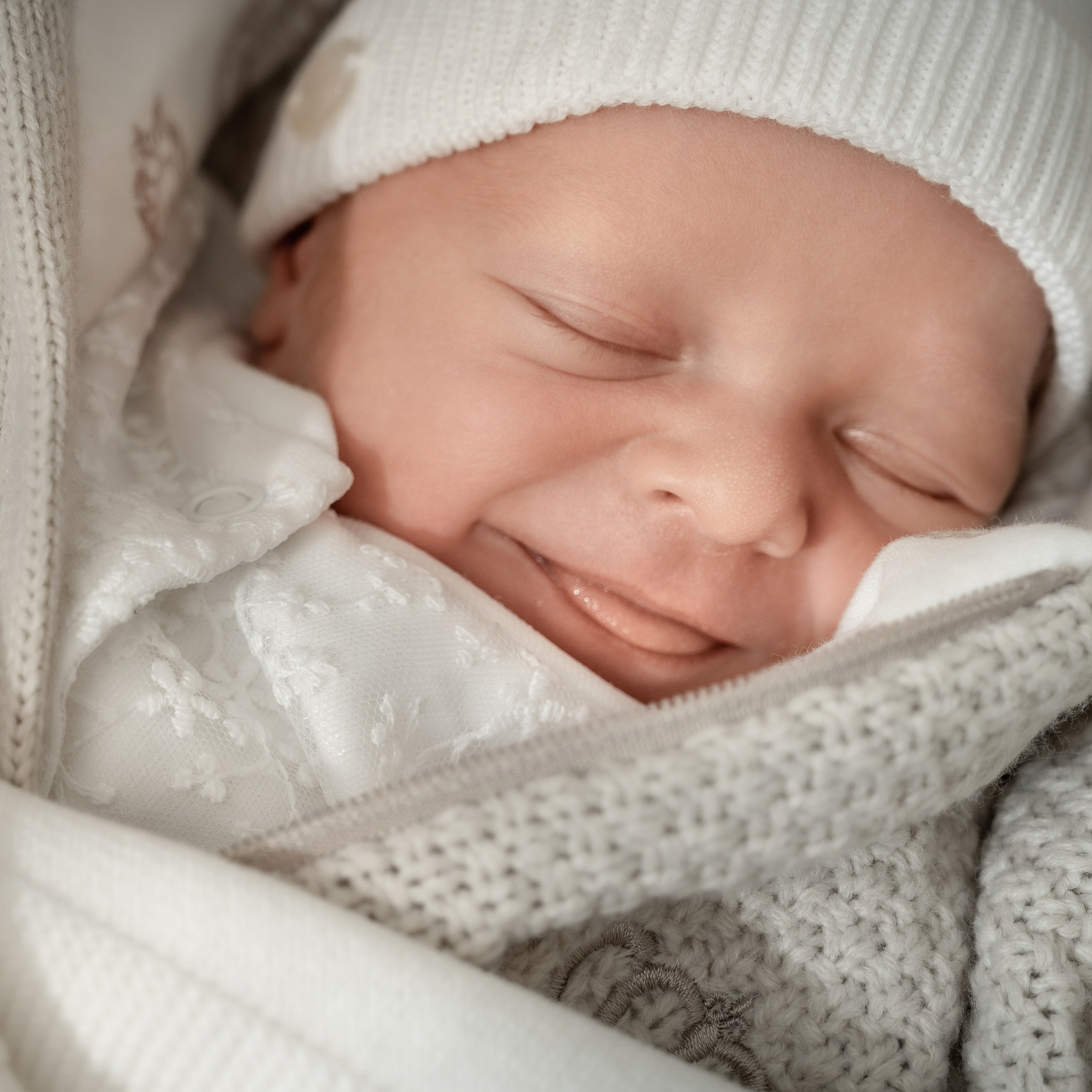 Newborn — выписка из роддома