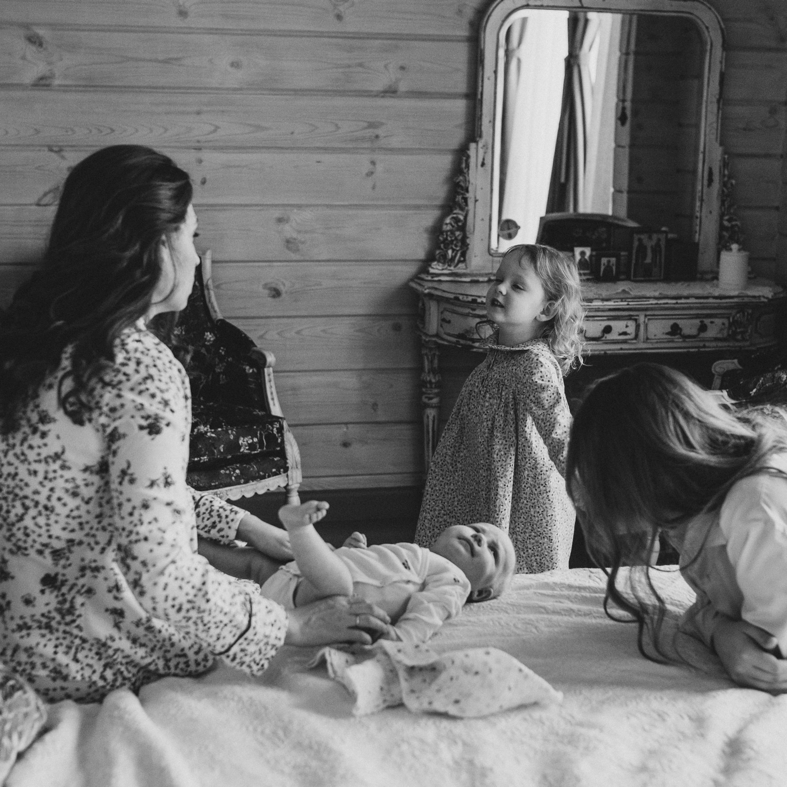 В кадре только девочки