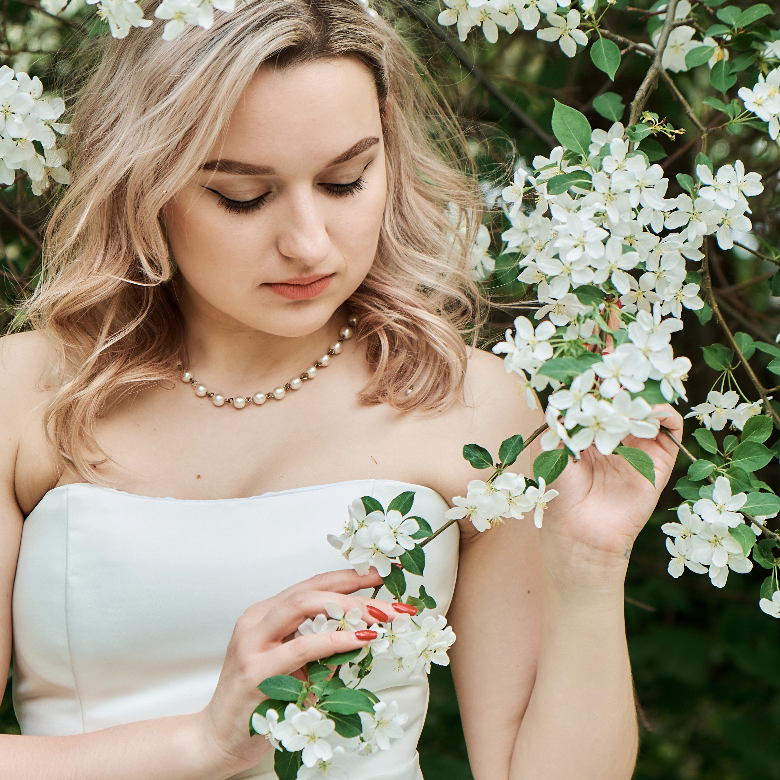 Невеста в яблонях