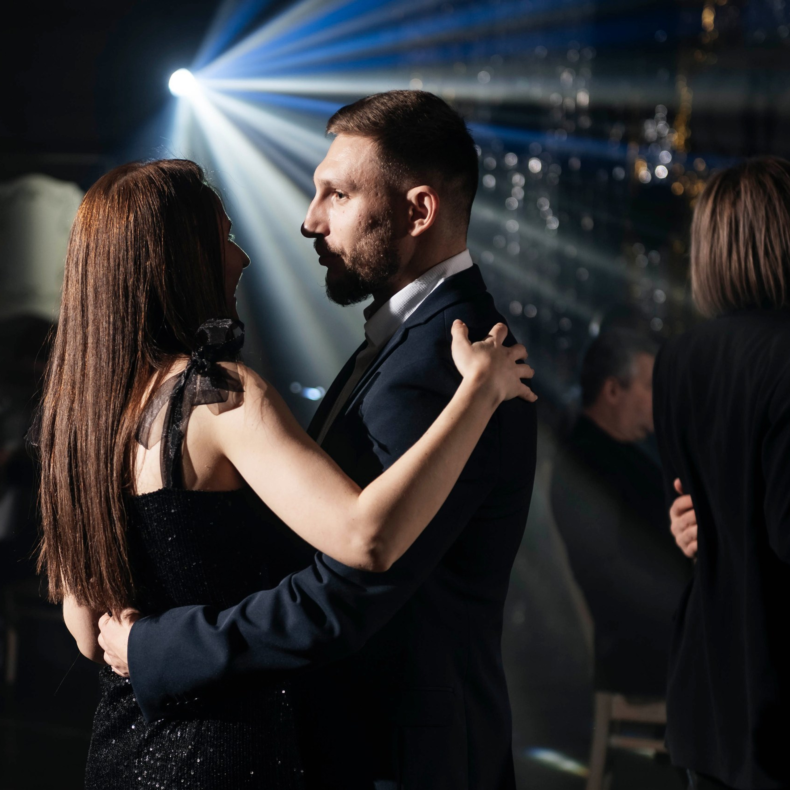 Корпоративная вечеринка в Ростов-на-Дону от Ивент агентство Анастасии Новиковой: гости общаются и участвуют в развлечениях.