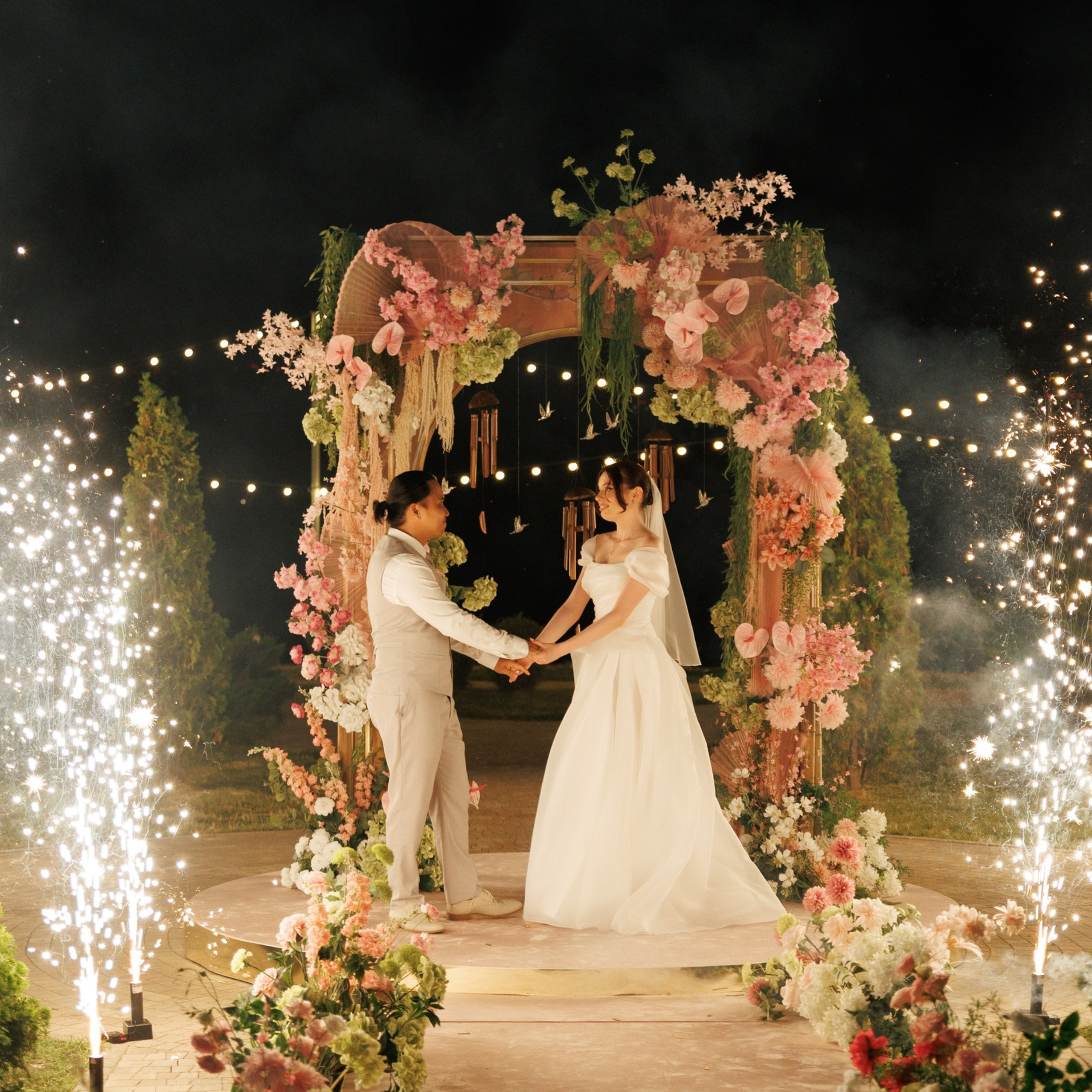 Свадебный декор и флористика — NOVIKOVA EVENT DOM | Организация свадеб Ростов-на-Дону. Эффектный свадебный финал в Ростове-на-Дону — организация NOVIKOVA EVENT DOM