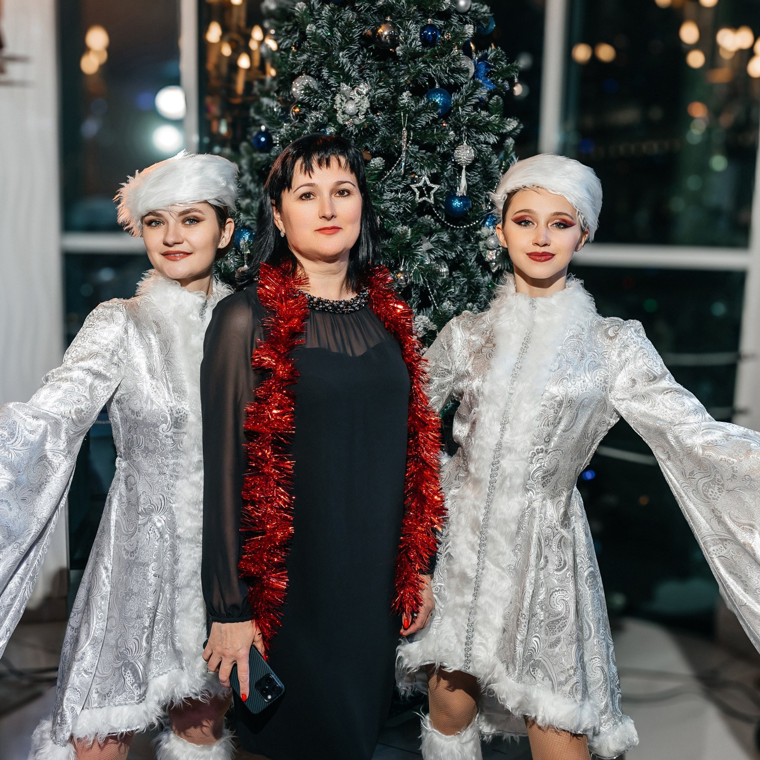 Корпоративная вечеринка в Ростов-на-Дону от Ивент агентство Анастасии Новиковой: гости общаются и участвуют в развлечениях.