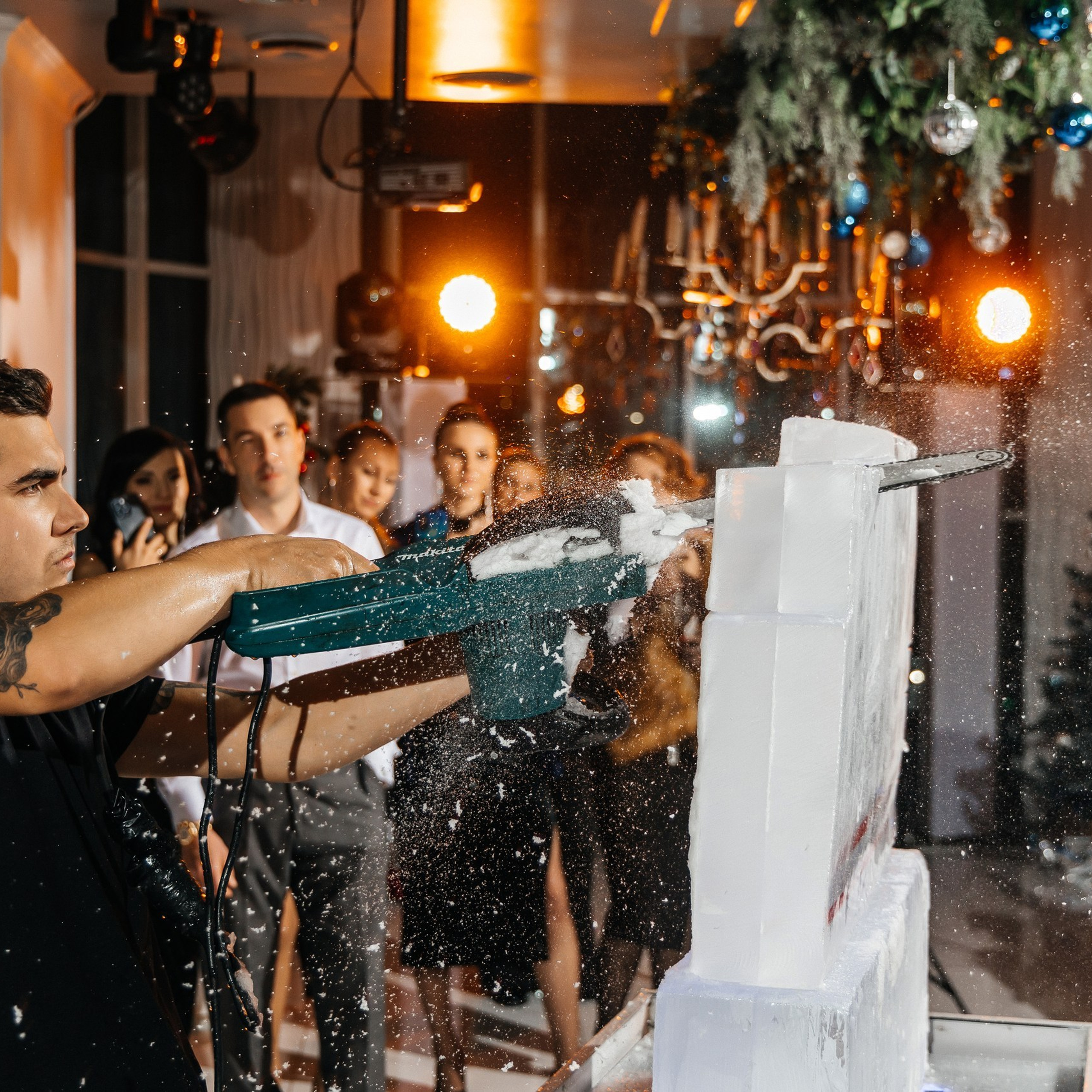 Корпоративное мероприятие в Ростове-на-Дону от Анастасии Новиковой: сотрудники общаются и участвуют в командной активности