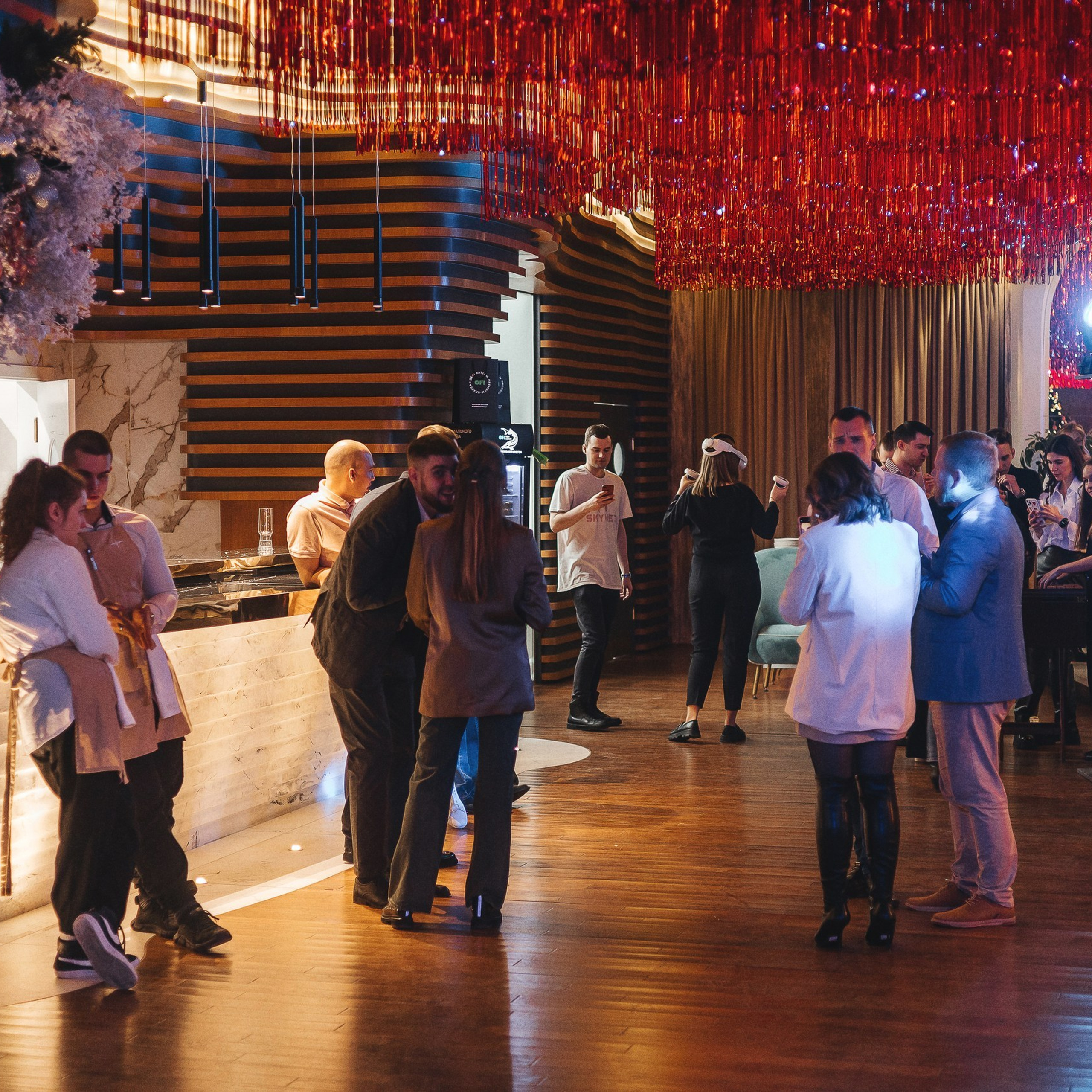 Корпоративное мероприятие в Ростове-на-Дону от Анастасии Новиковой: сотрудники общаются и участвуют в командной активности