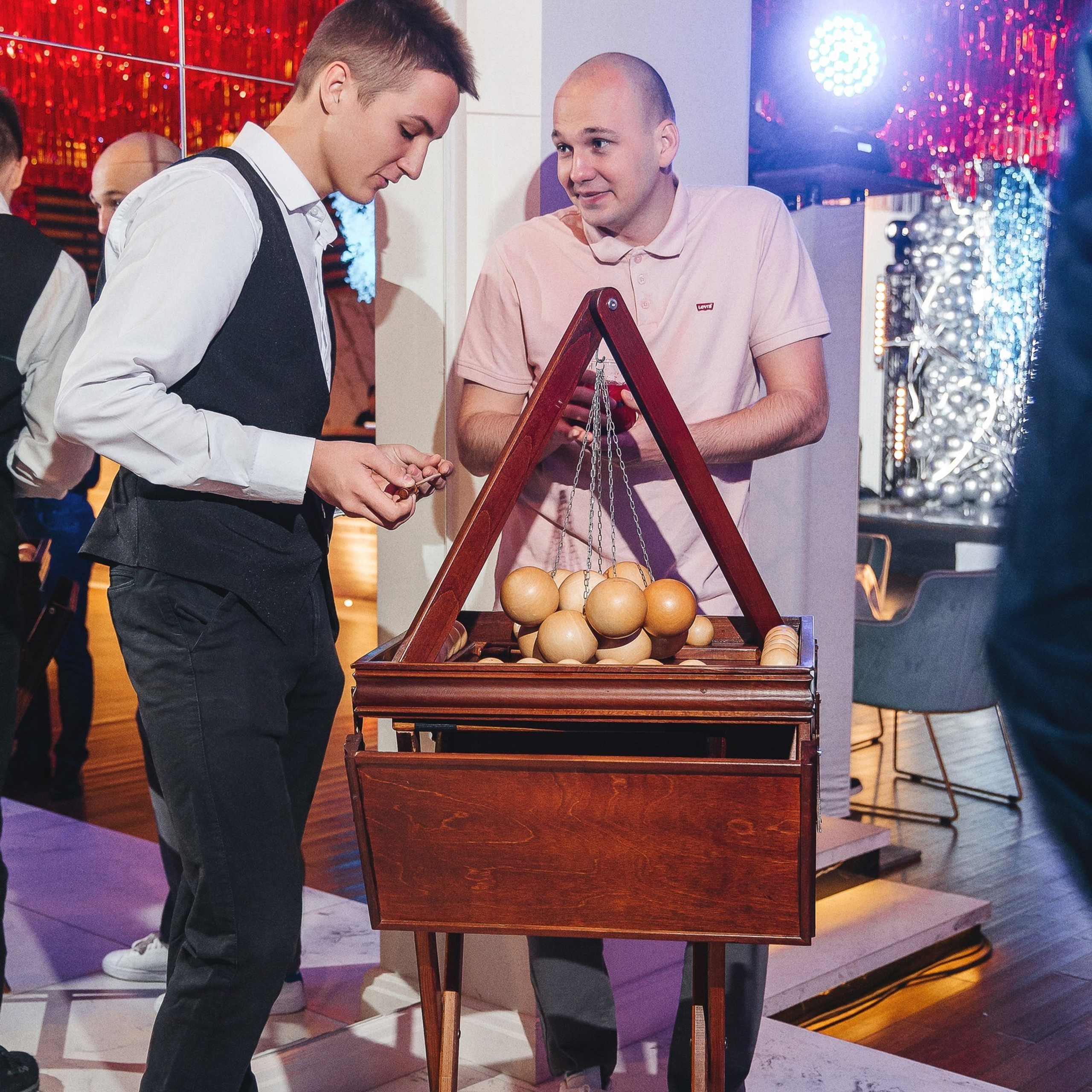 Корпоративное мероприятие в Ростове-на-Дону от Анастасии Новиковой: сотрудники общаются и участвуют в командной активности