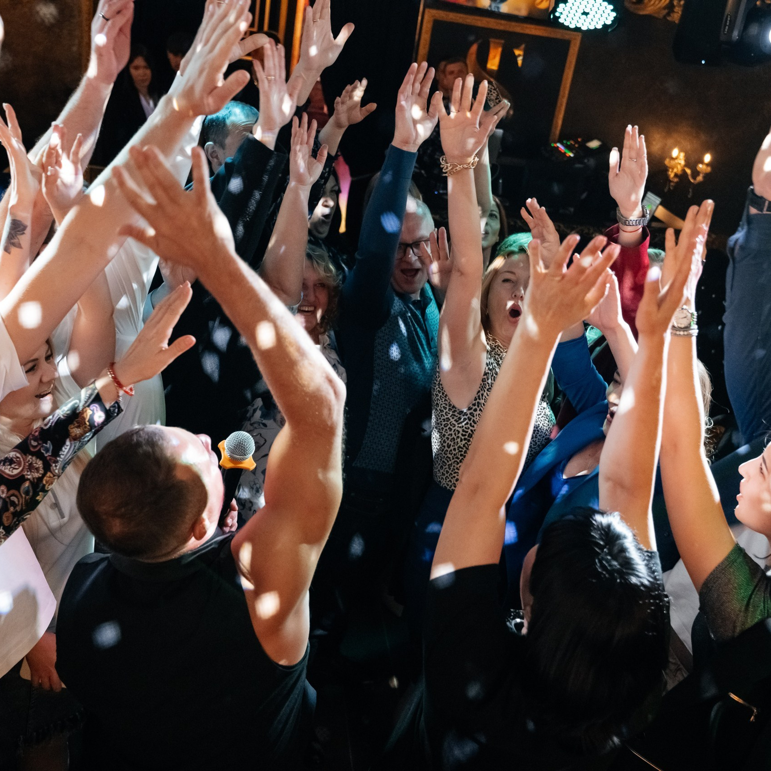 Корпоративное мероприятие в Ростове-на-Дону от Анастасии Новиковой: сотрудники общаются и участвуют в командной активности