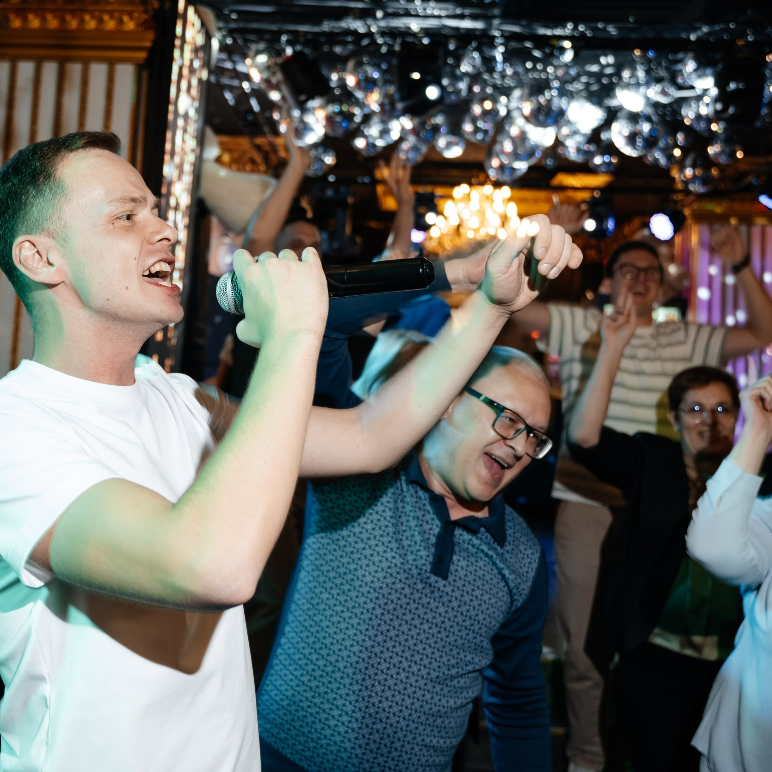 Корпоративное мероприятие в Ростове-на-Дону от Анастасии Новиковой: сотрудники общаются и участвуют в командной активности