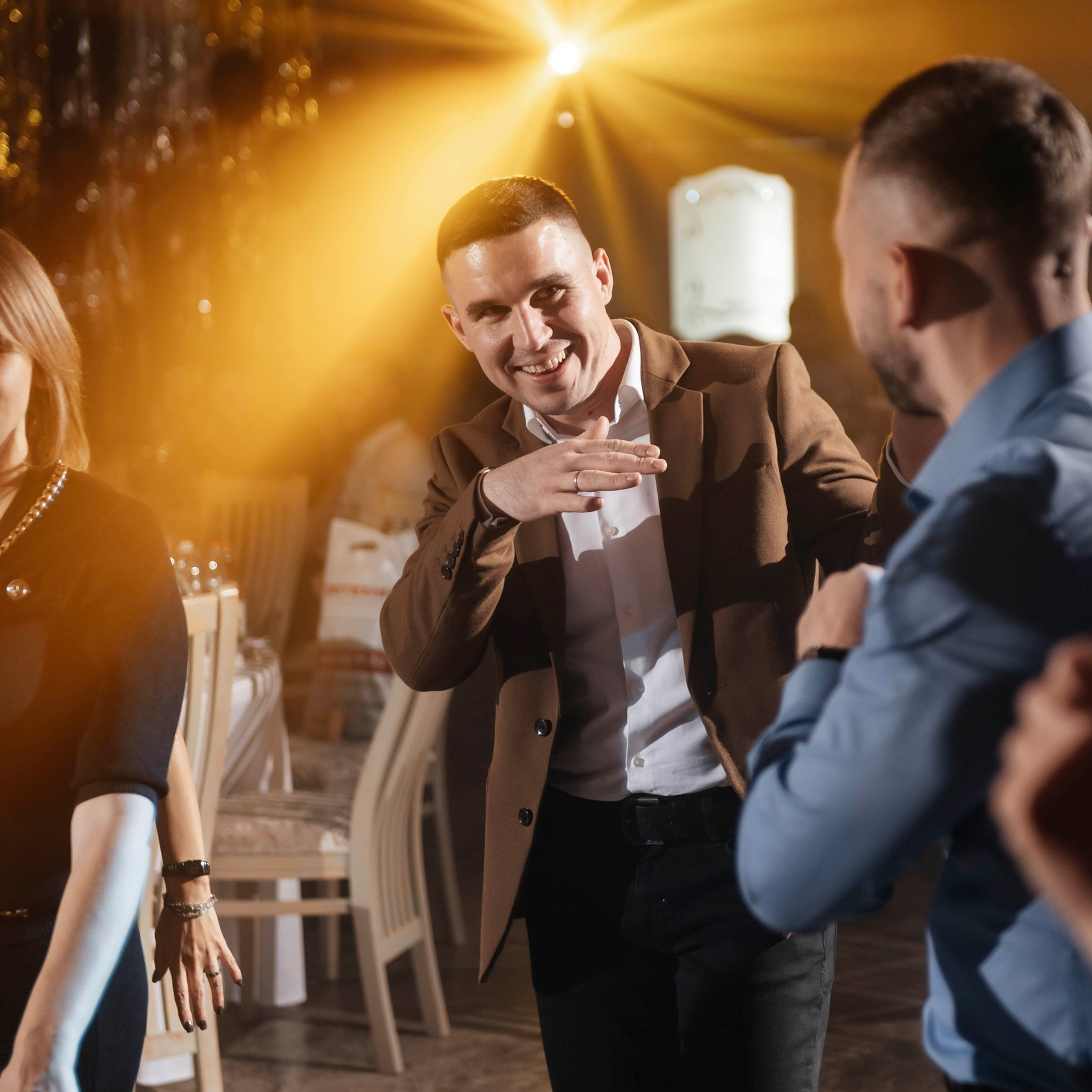 Корпоративное мероприятие в Ростове-на-Дону от Анастасии Новиковой: сотрудники общаются и участвуют в командной активности