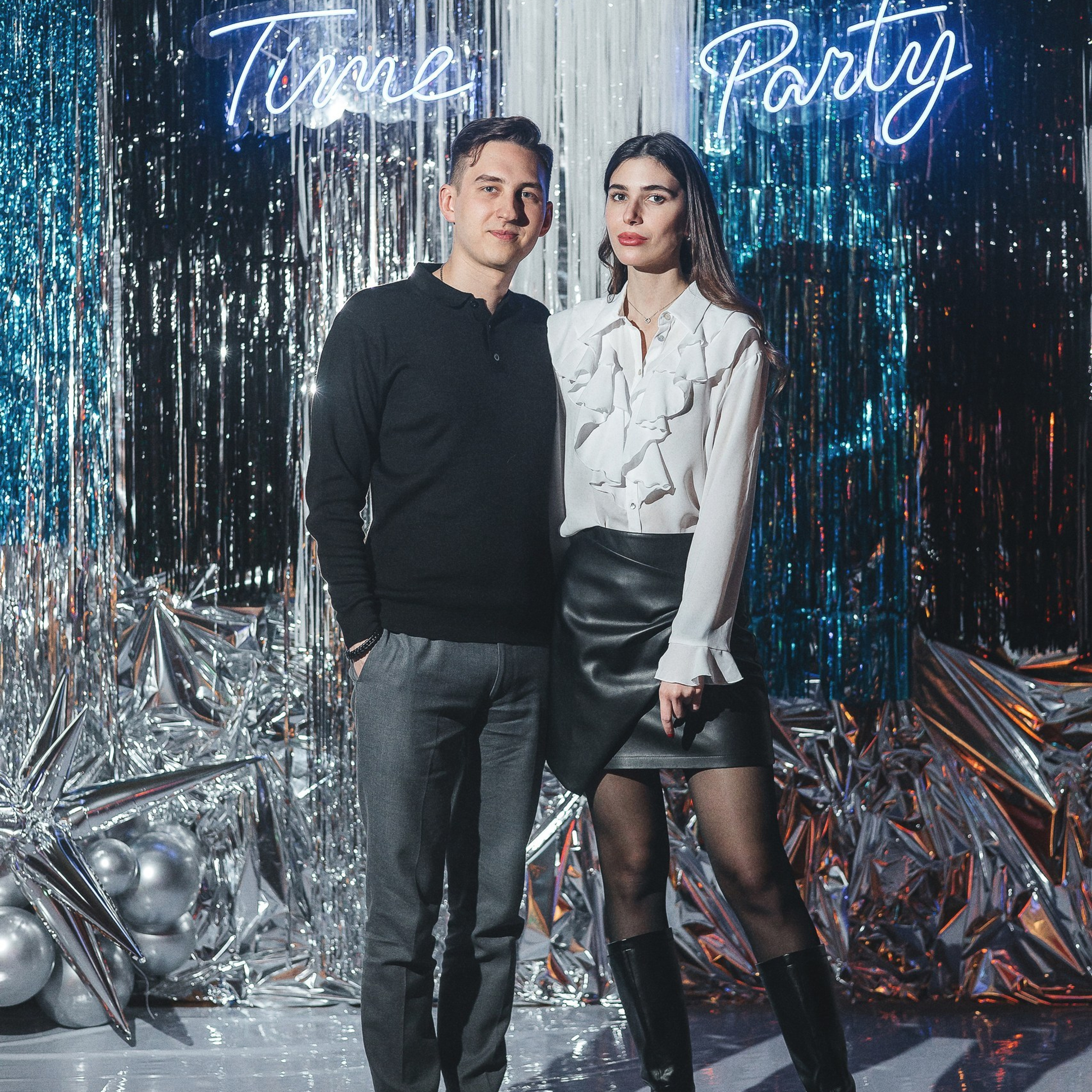 Корпоративная вечеринка в Ростов-на-Дону от Ивент агентство Анастасии Новиковой: гости общаются и участвуют в развлечениях.