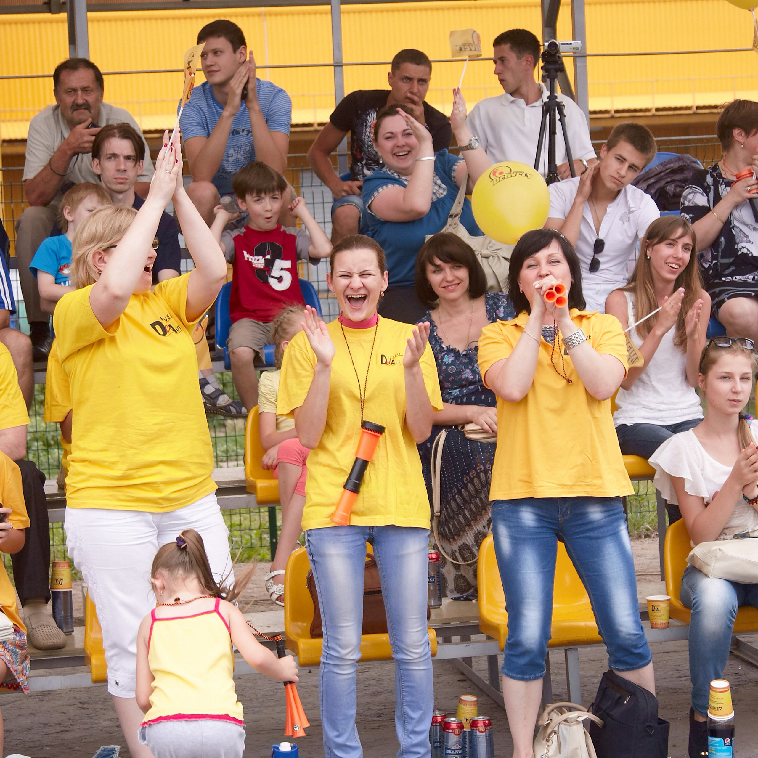 Командный футбольный матч тимбилдинга: азарт, поддержка и спортивный дух коллектива