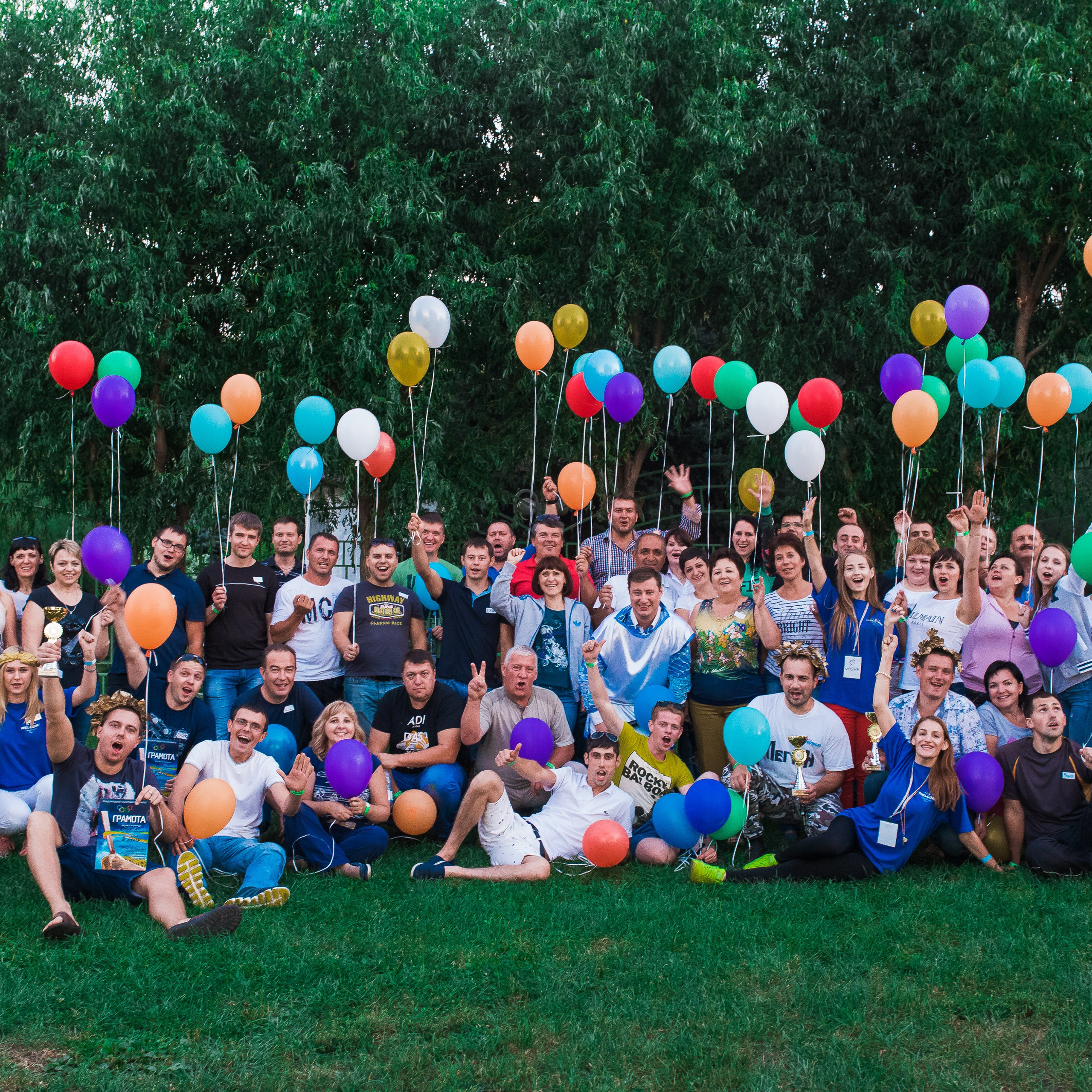 Финальное шоу тимбилдинга в Ростове-на-Дону: запуск разноцветных шаров и праздничная атмосфера