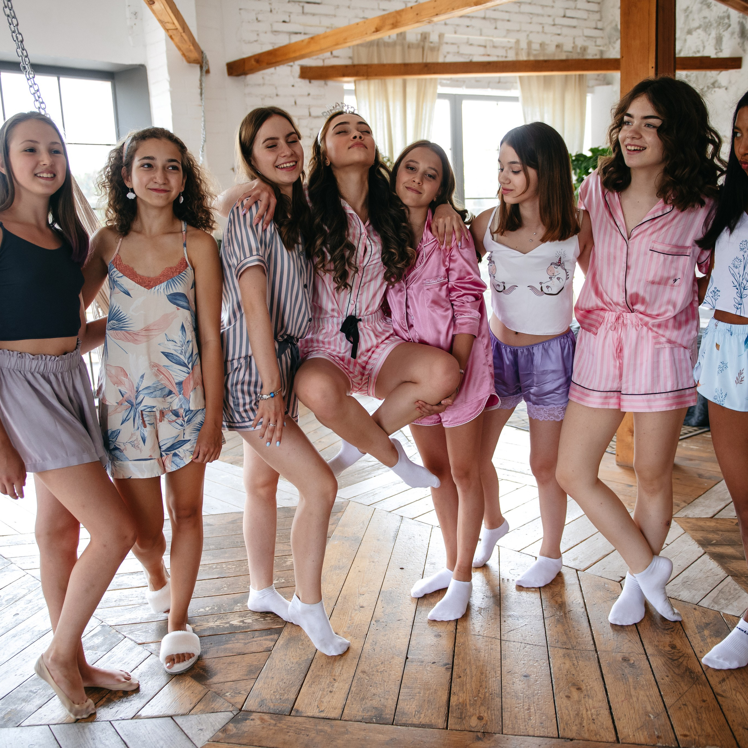 Детский праздник в Ростове-на-Дону: девочки веселятся на пижамной вечеринке