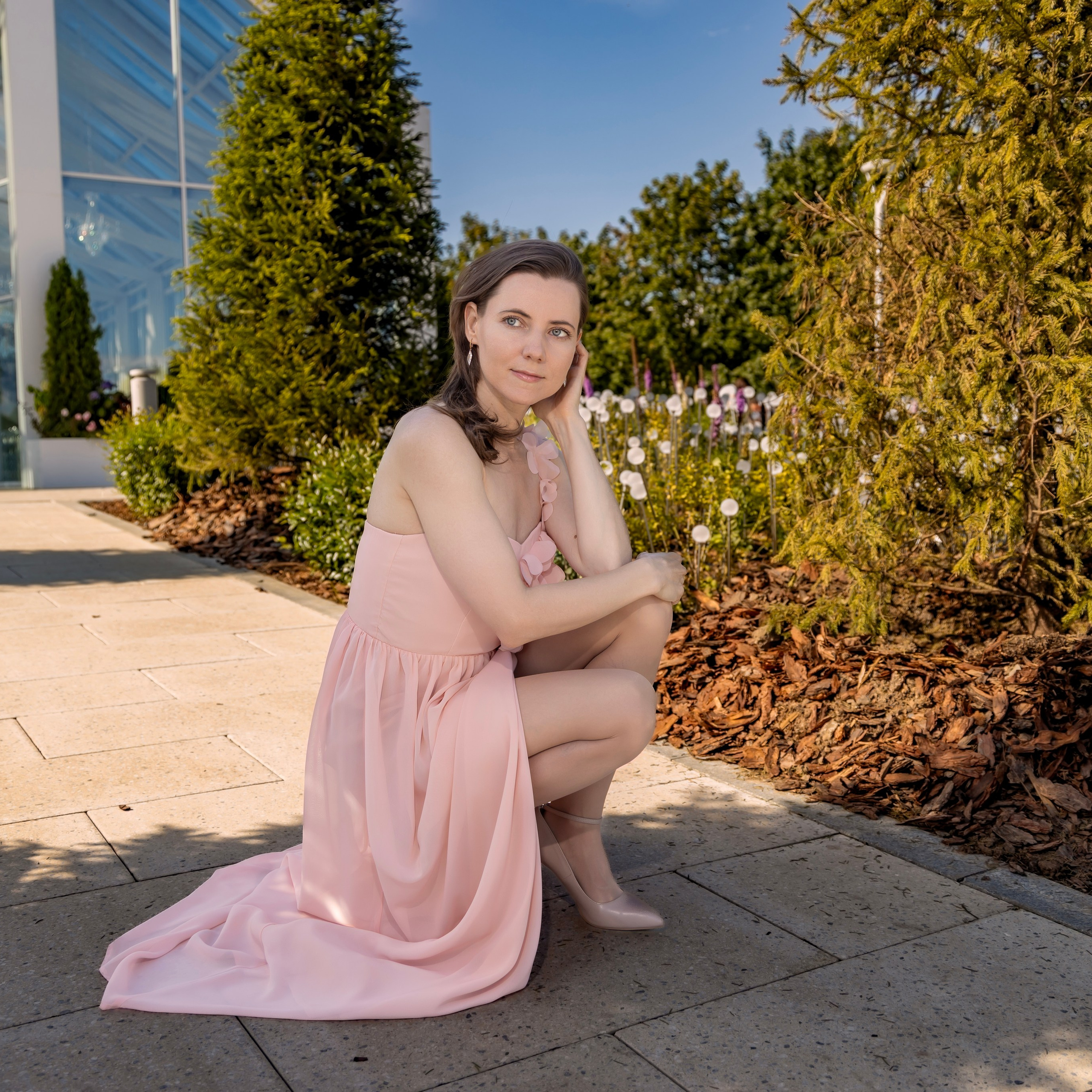 Фотосессия на новой набережной Коломенского: нежность, цветы и вдохновение