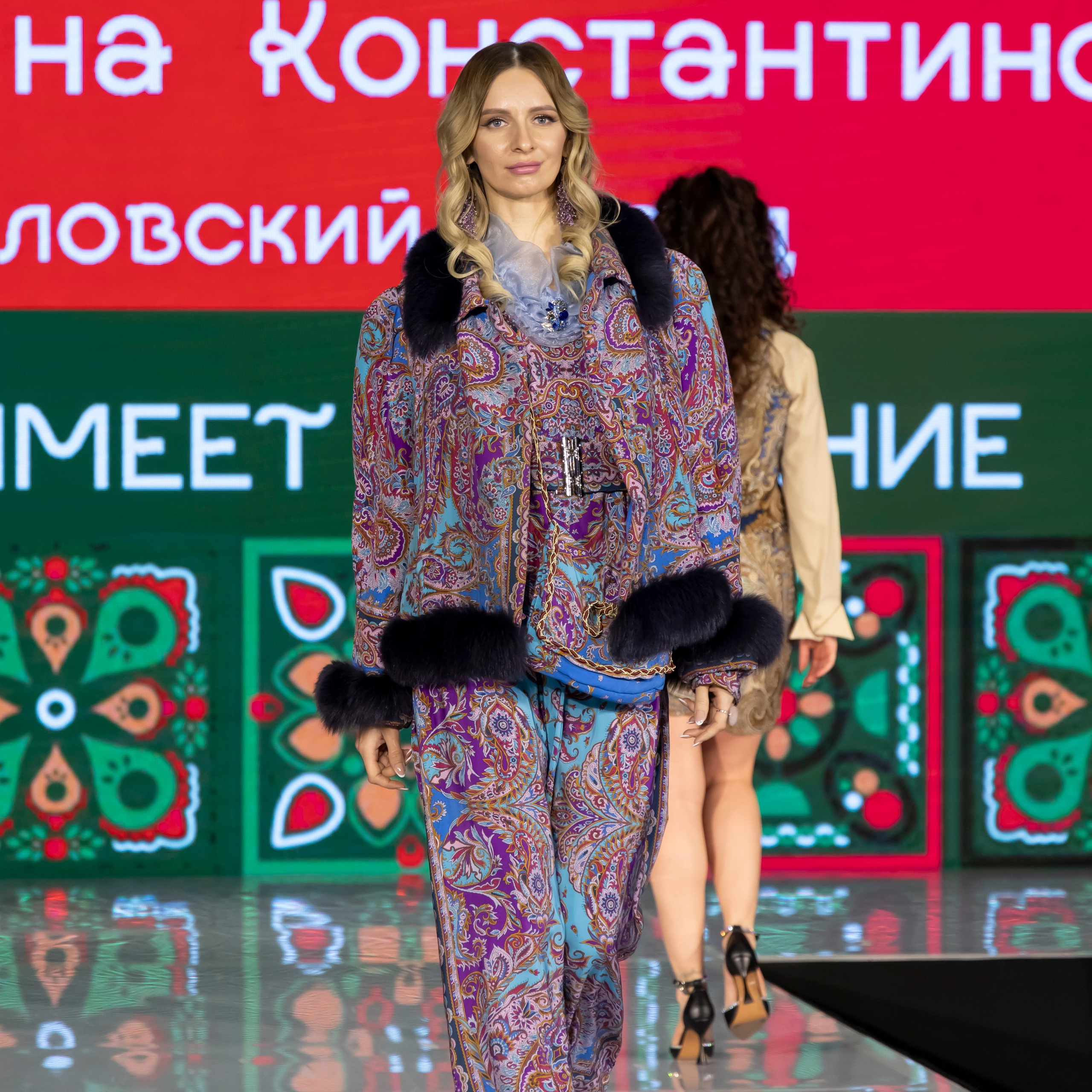 Показ бренда Павловский Посад на выставке Уникальная Россия 2025