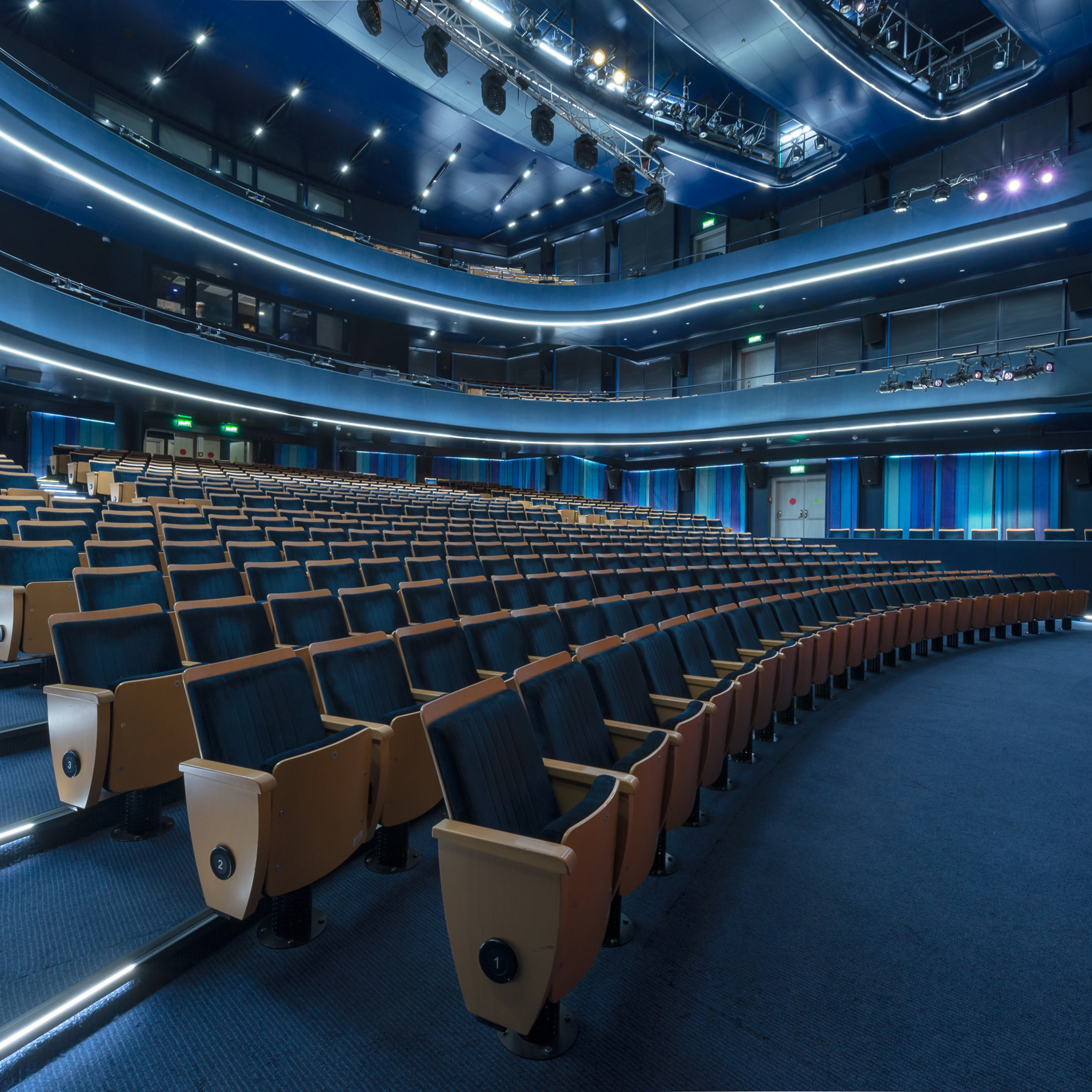 Презентационная съемка театра NOMAD