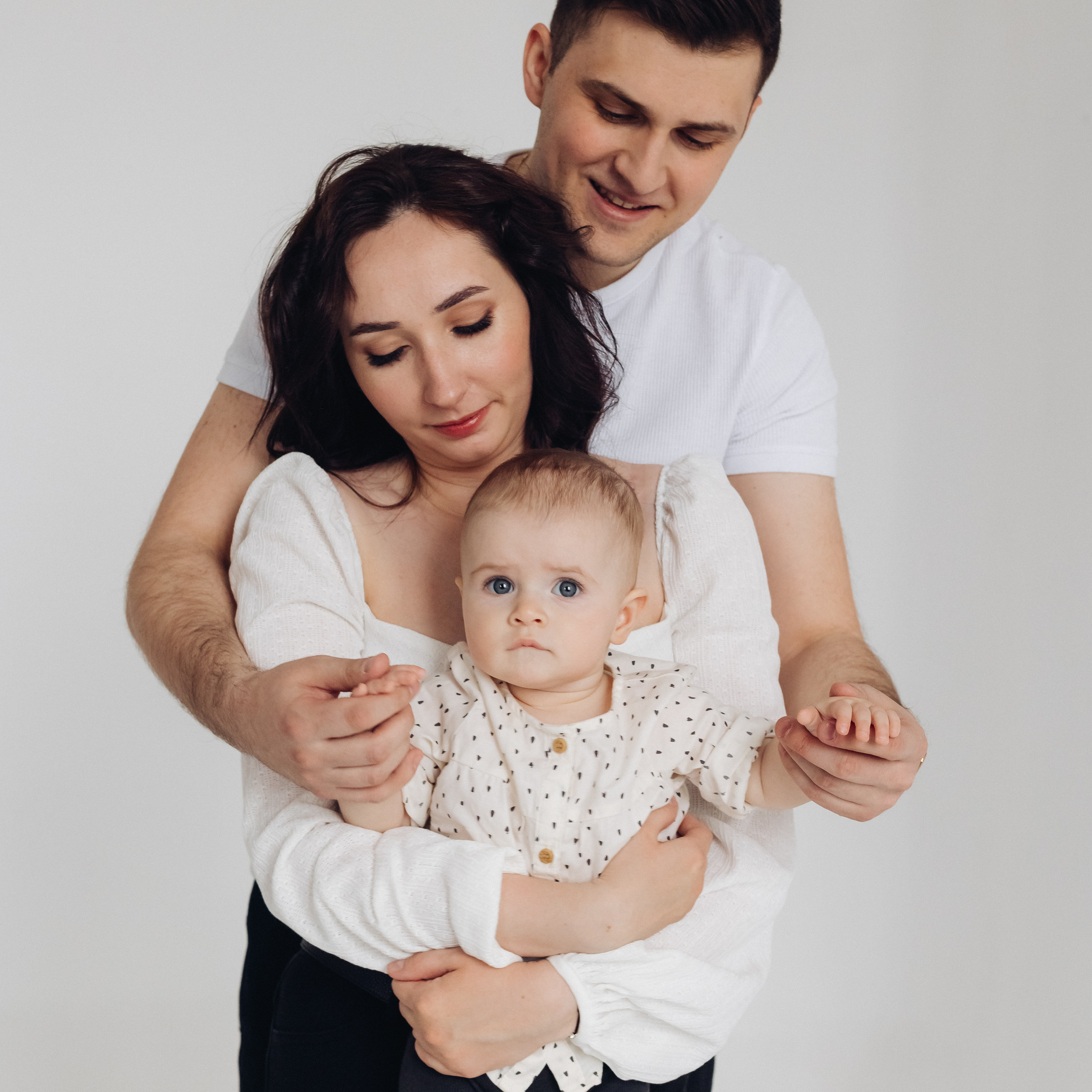 Фотосессия в студии на белом фоне