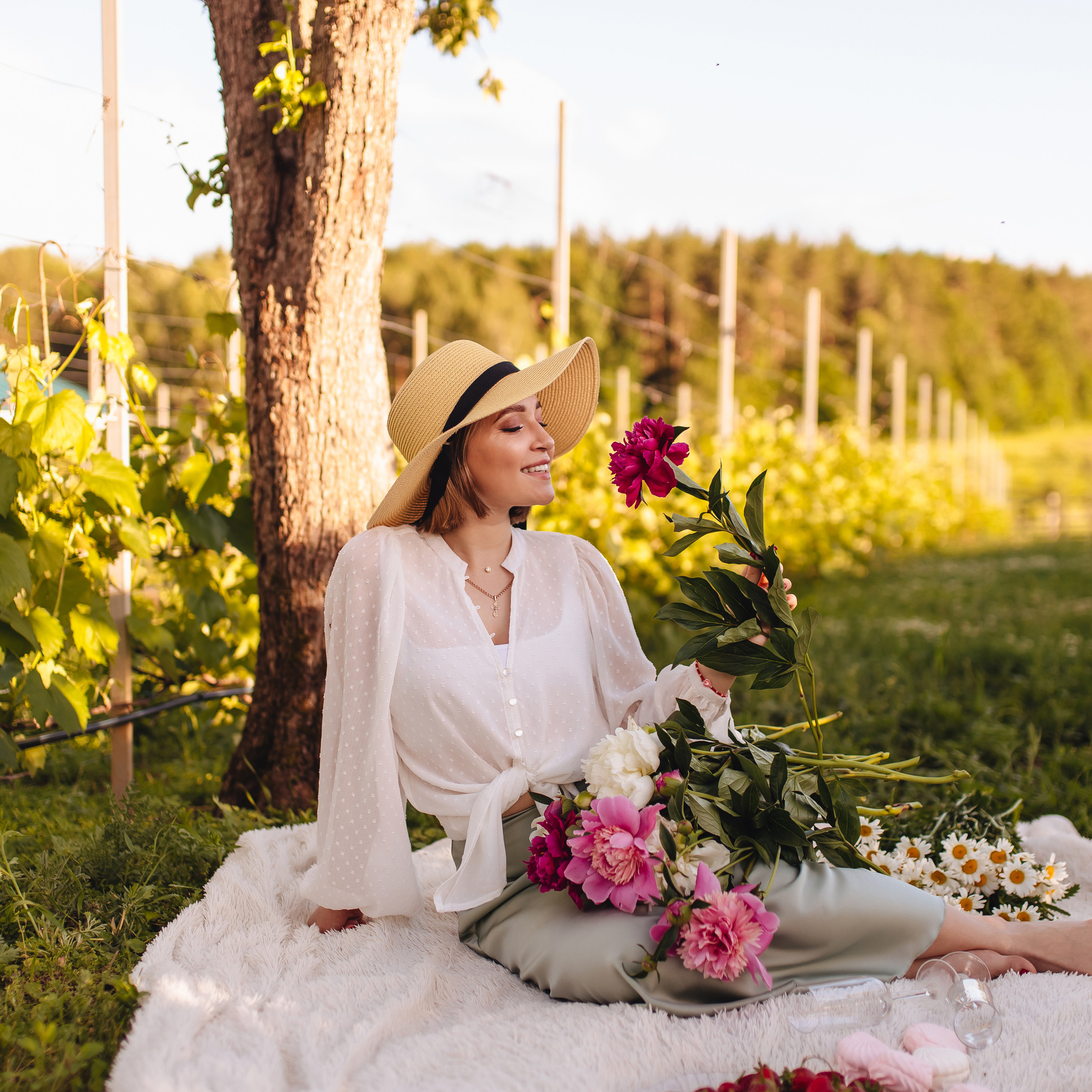 Маша в винограднике