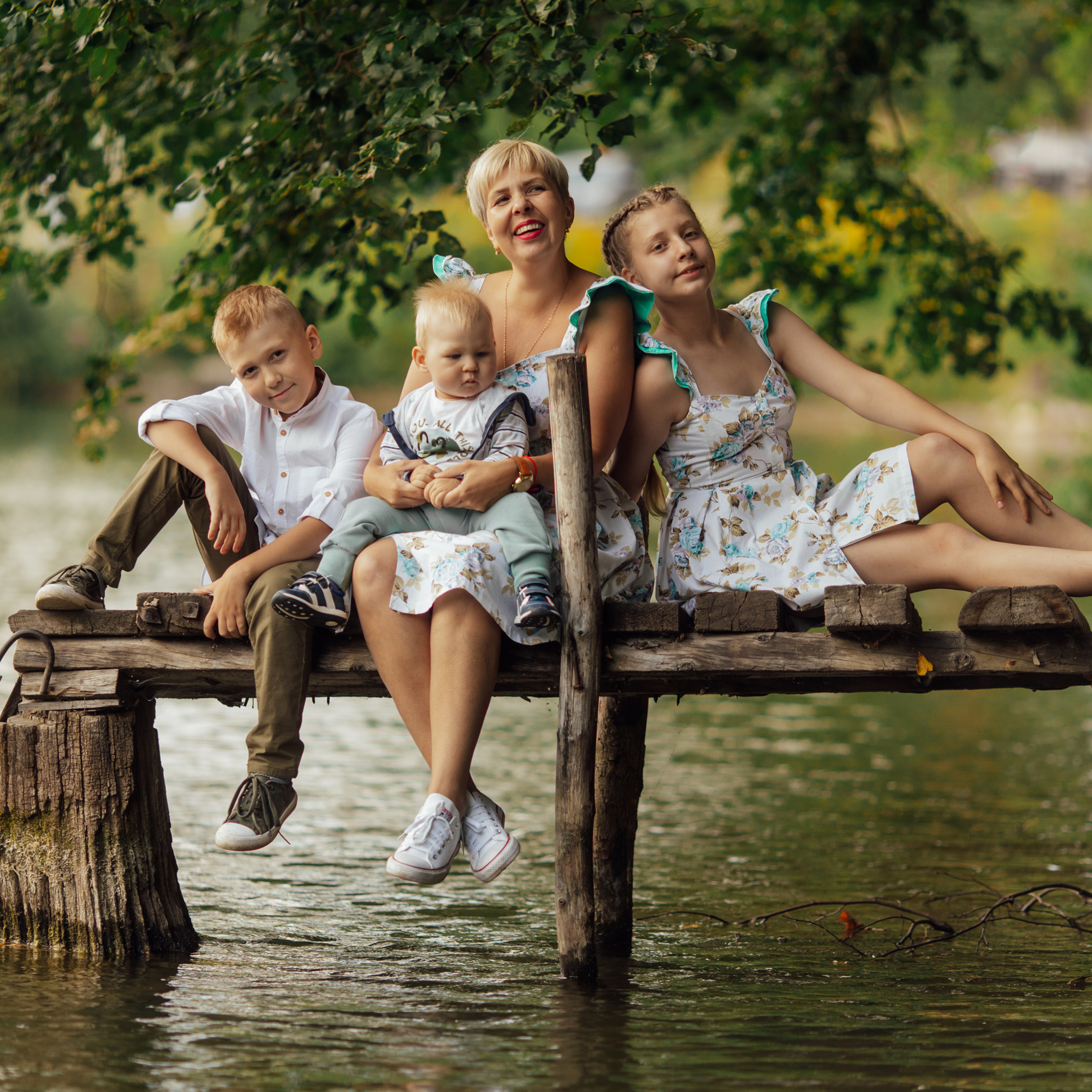 Большая дружная семья