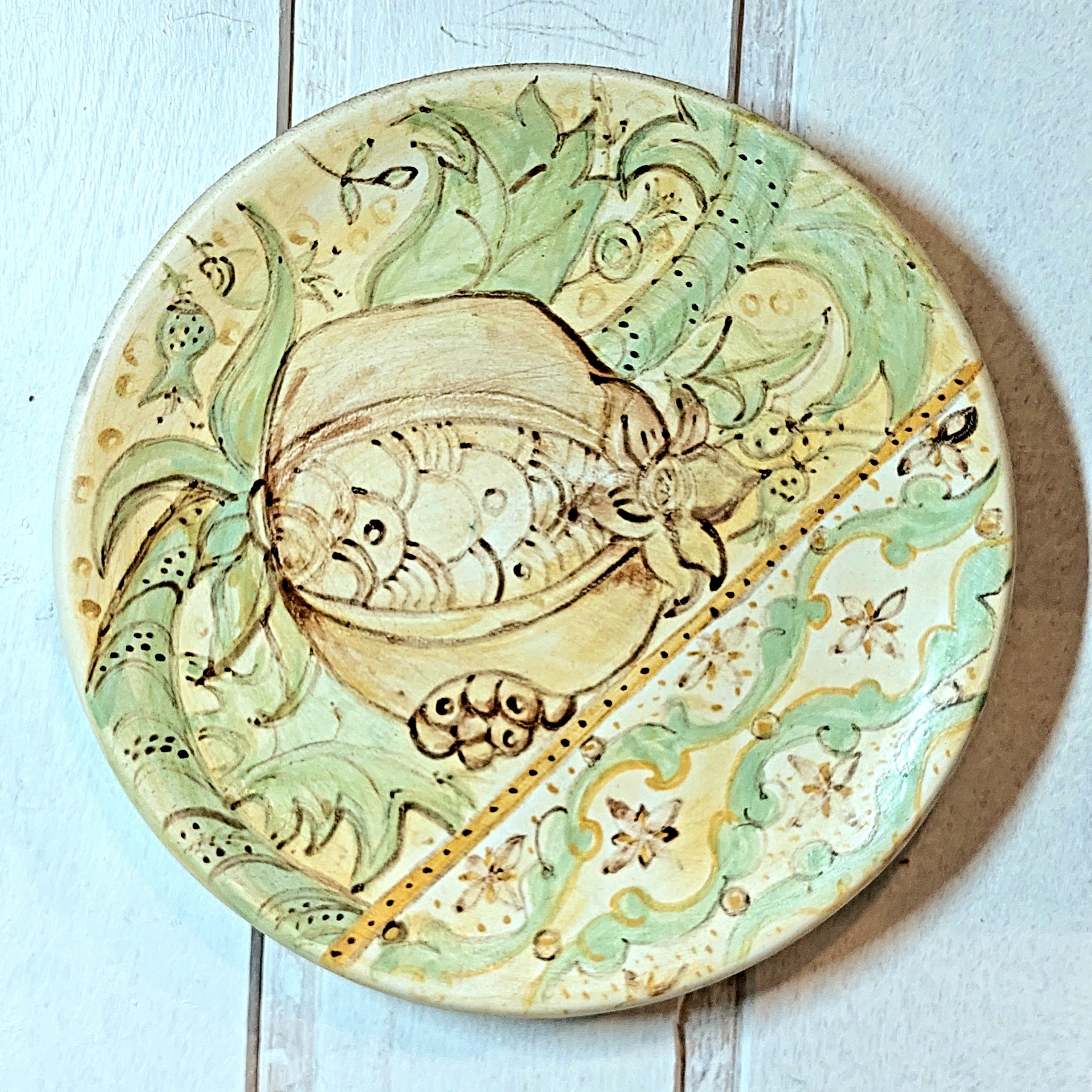 Тарелка с гранатом