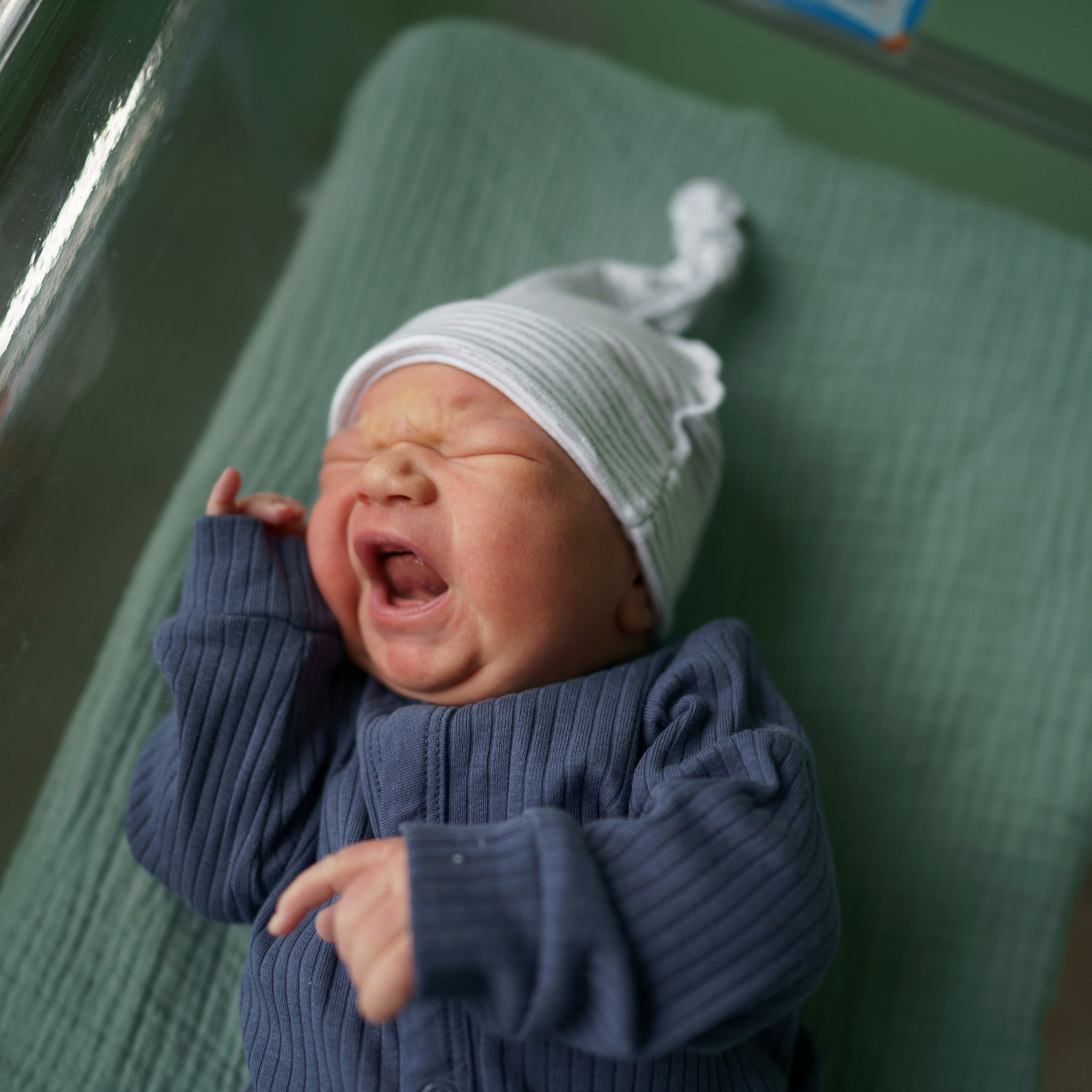 Фаддей в роддоме.