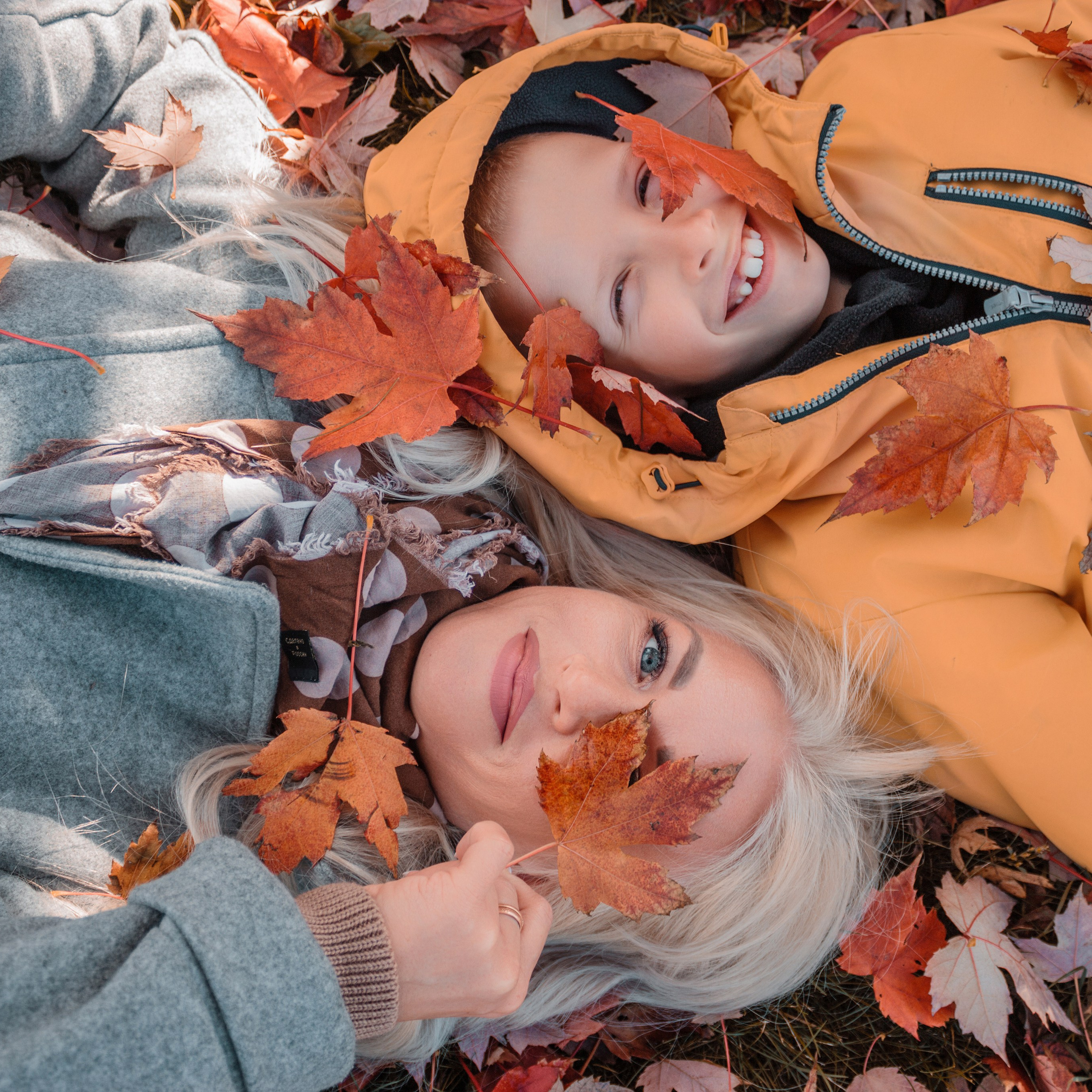 Осенняя фотосессия мамы и сына