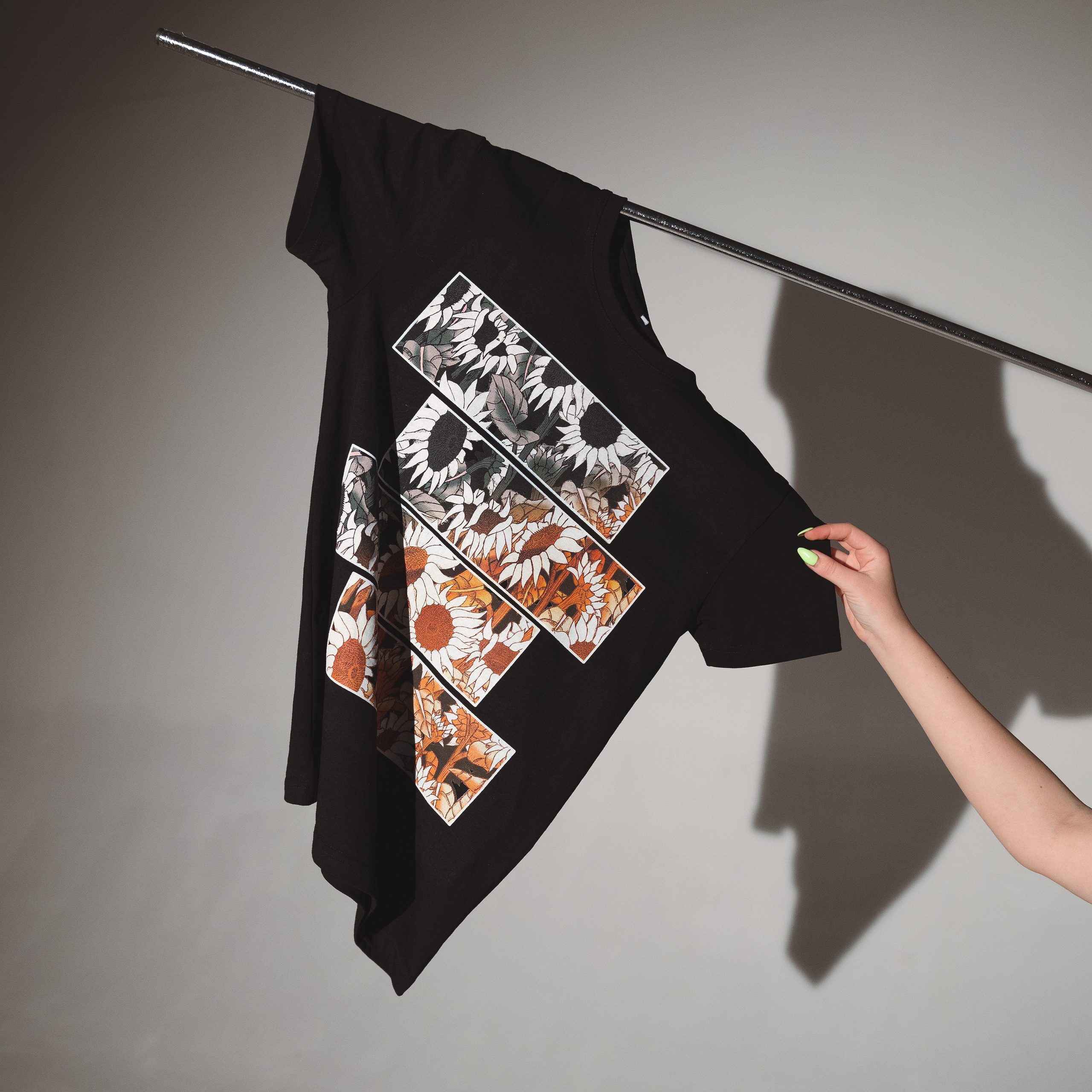 Съемка футболок (@ninushid)