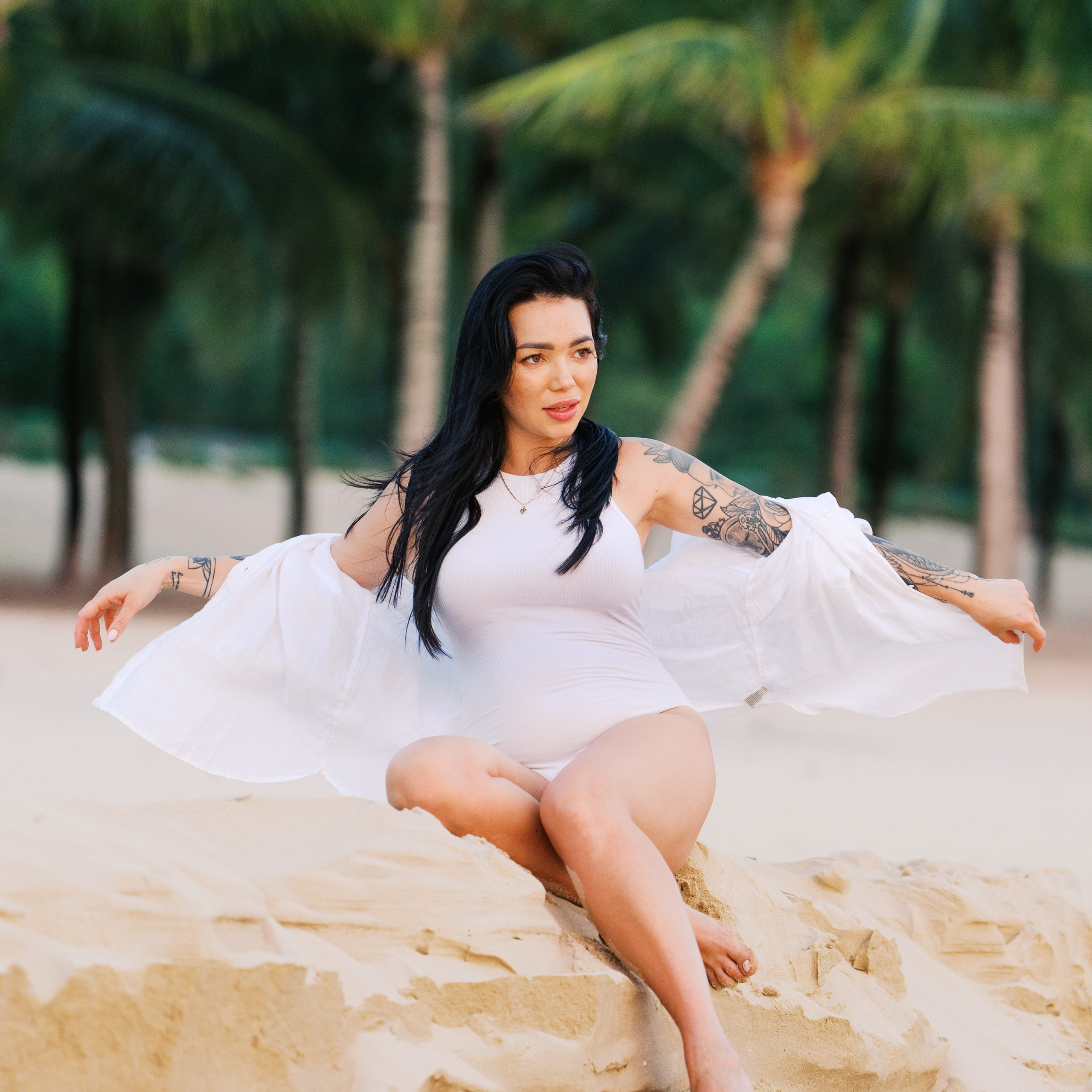 Island style pregnancy photo shoot