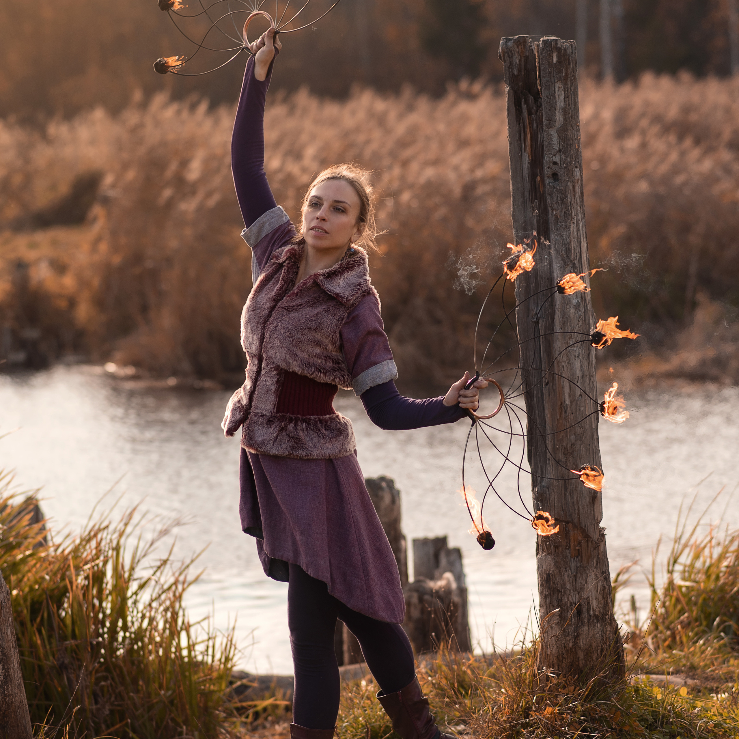 Ира фотосессия с огнем на Гатчине. Фотографы в Орле Шестопаловы Юлия и Юрий