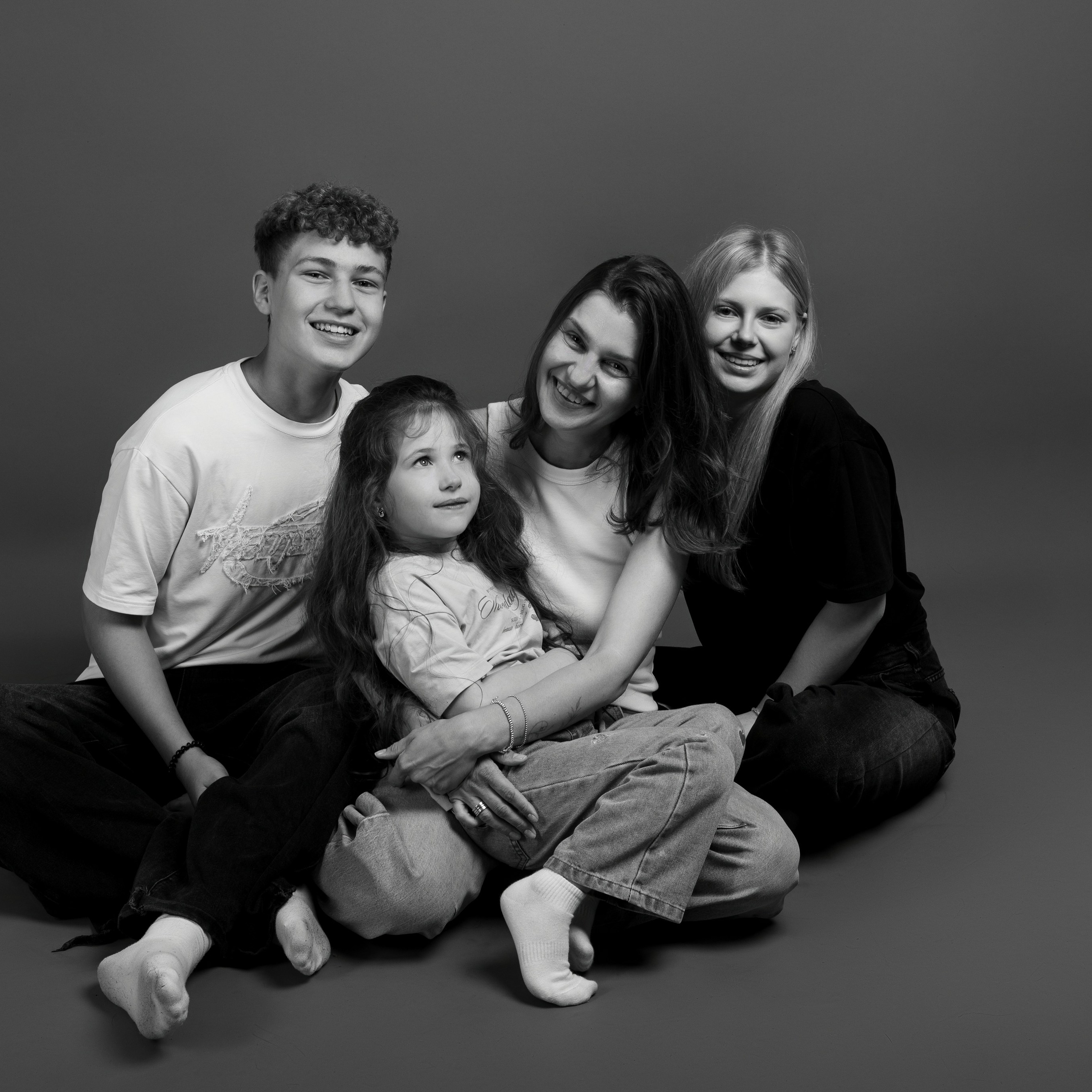 Семейная фотосессия для Ирины в студии. Профессиональный портретный фотограф в Орле Шестопалова Юлия