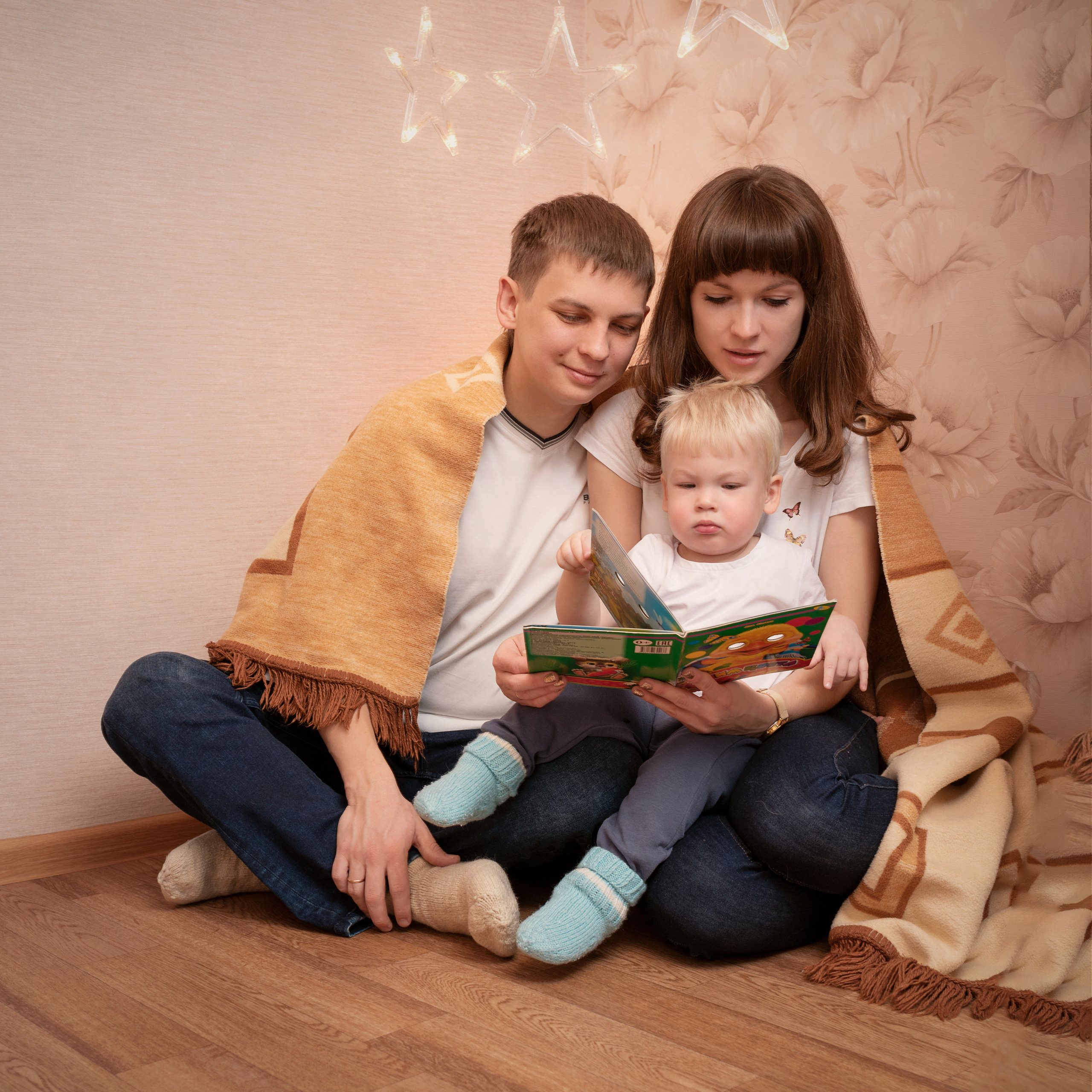 Семейная фотосессия дома и на улице. Фотографы в Орле Шестопаловы Юлия и Юрий