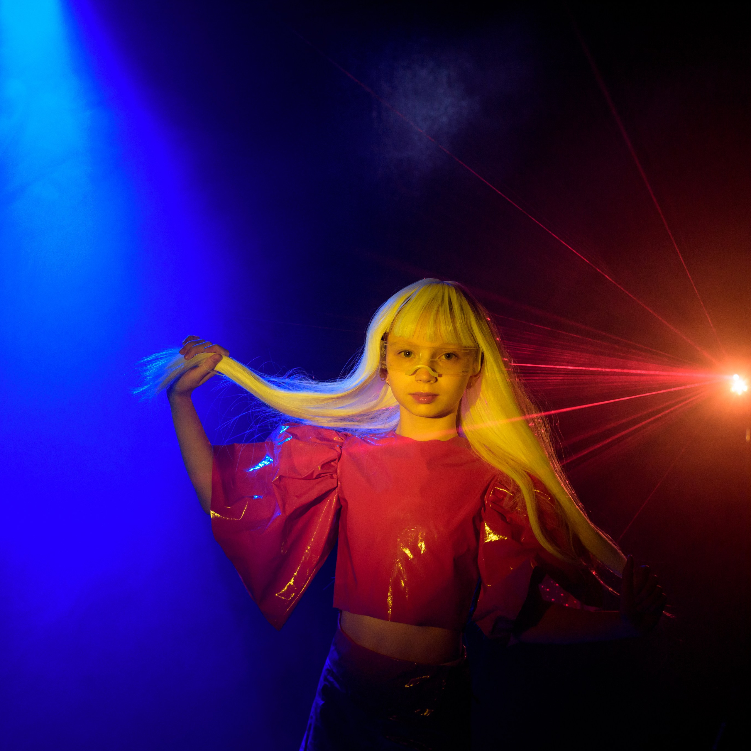 Иванна съемка с лазером. Фотографы в Орле Шестопаловы Юлия и Юрий