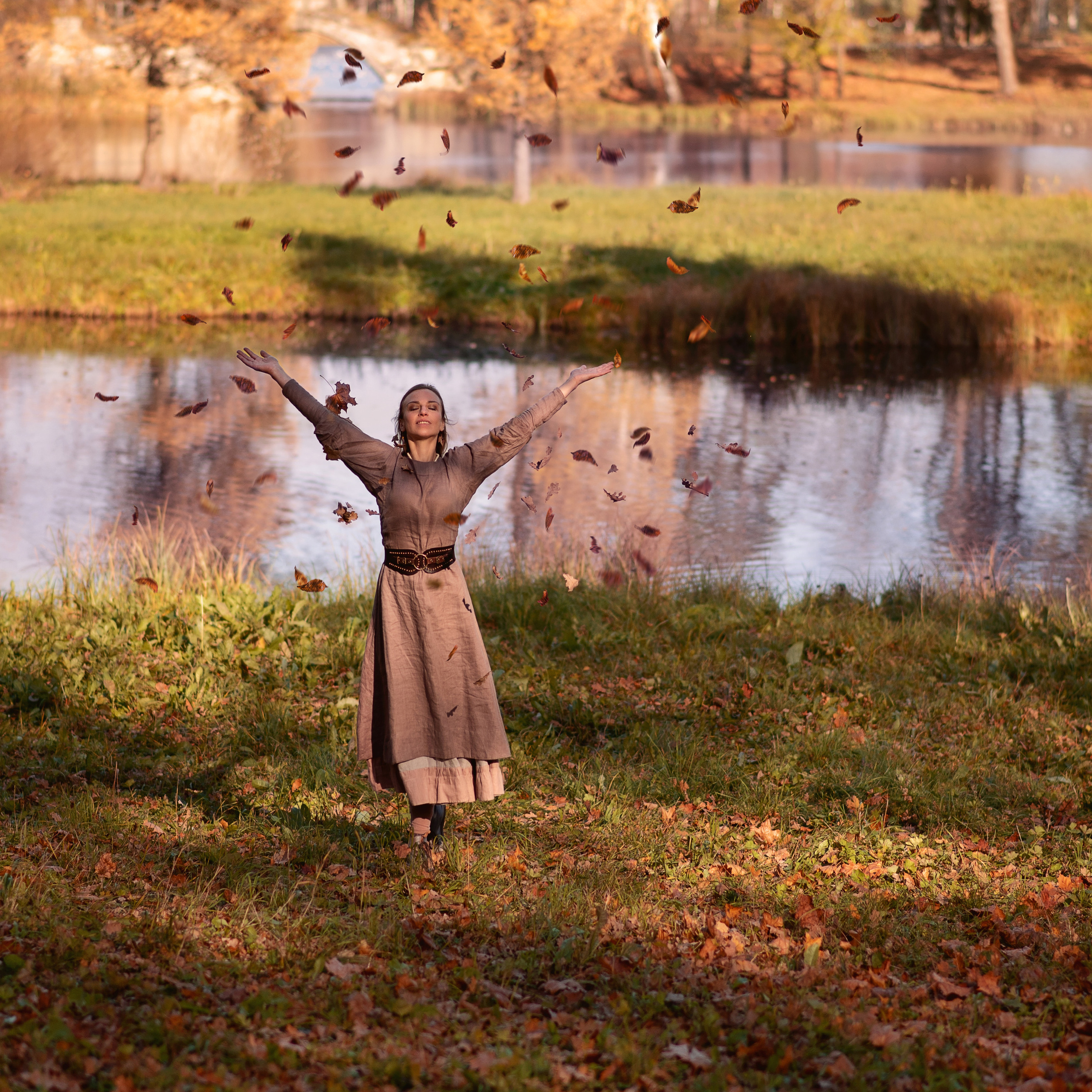Ира фотосессия с огнем на Гатчине. Фотографы в Орле Шестопаловы Юлия и Юрий