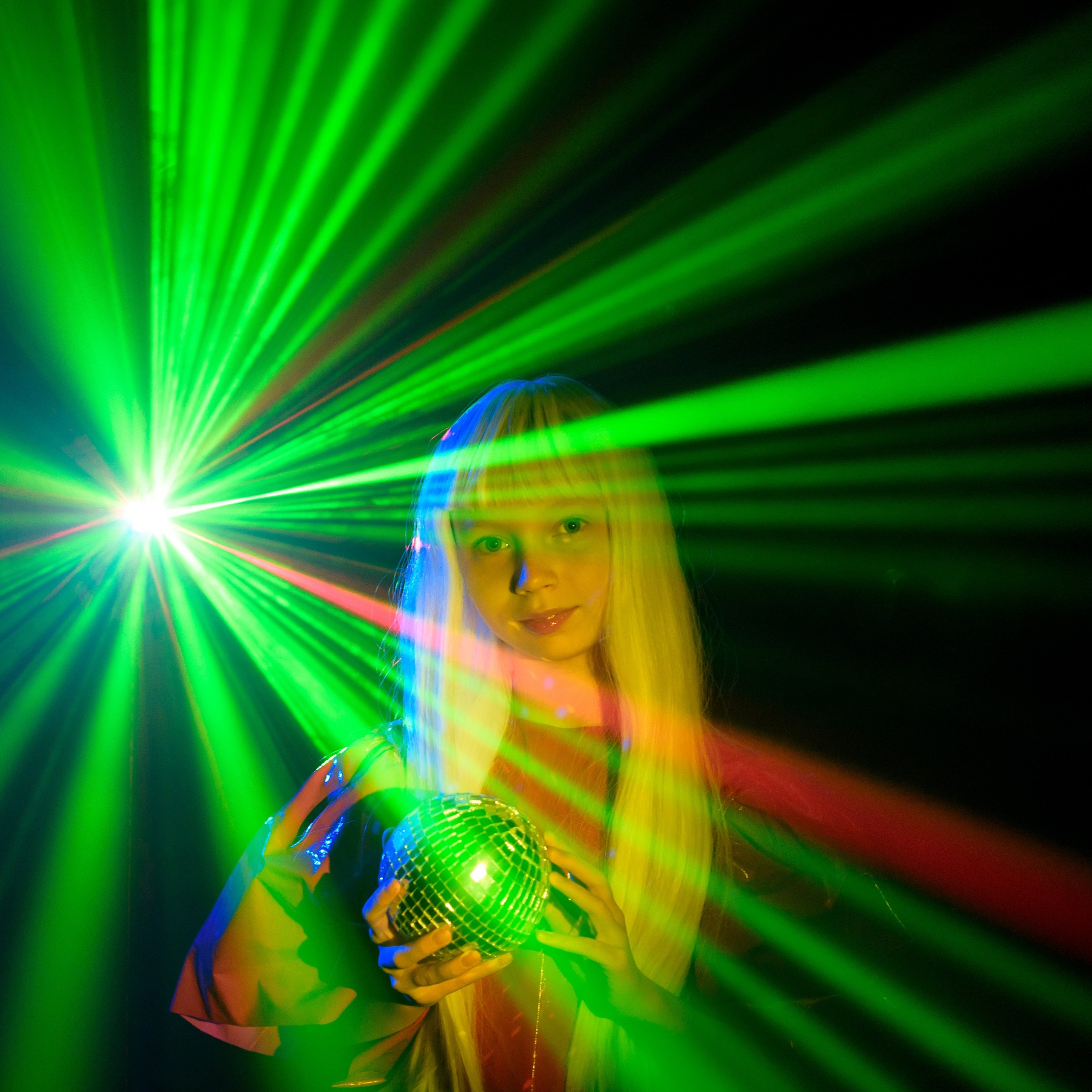 Иванна съемка с лазером. Фотографы в Орле Шестопаловы Юлия и Юрий