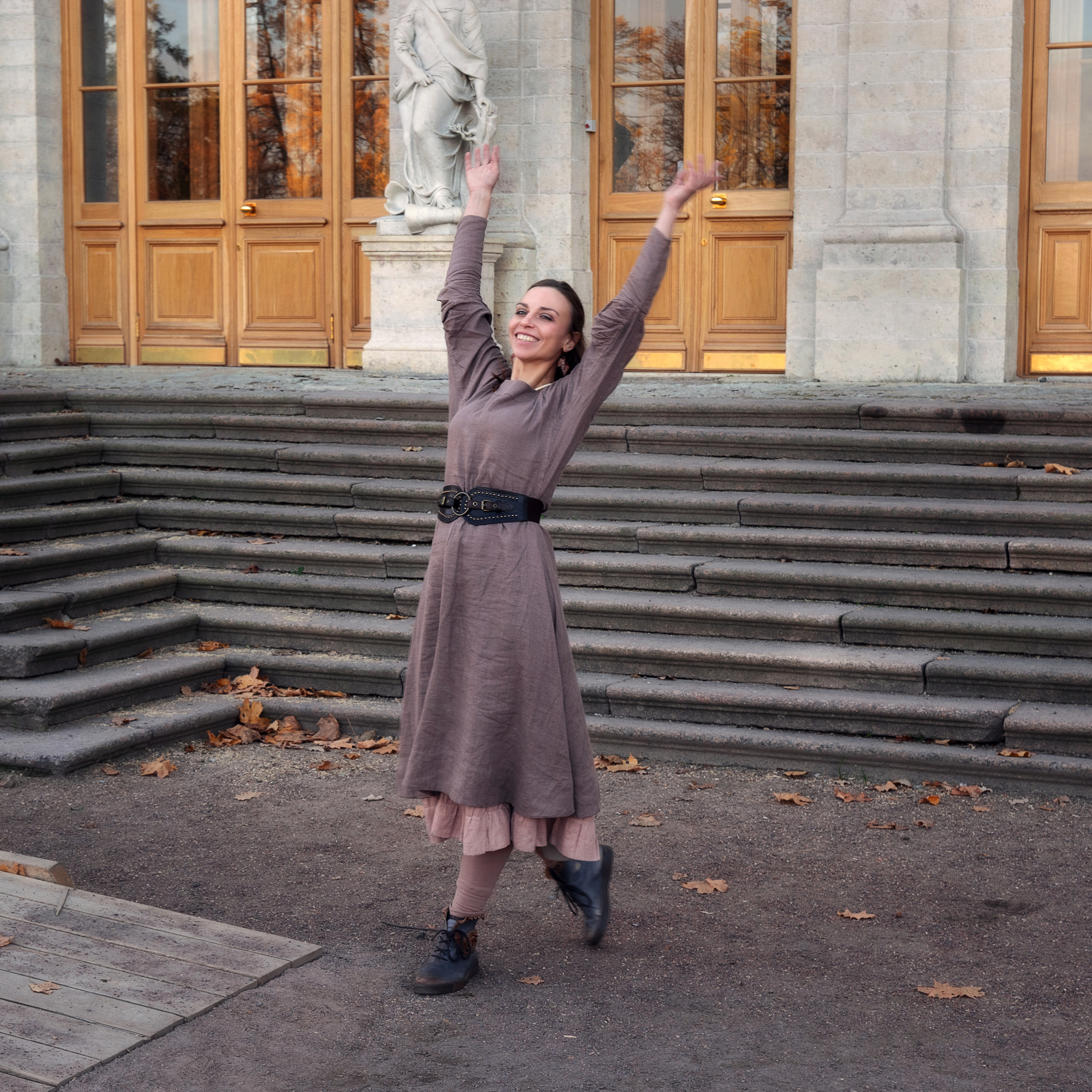 Ира фотосессия с огнем на Гатчине. Фотографы в Орле Шестопаловы Юлия и Юрий