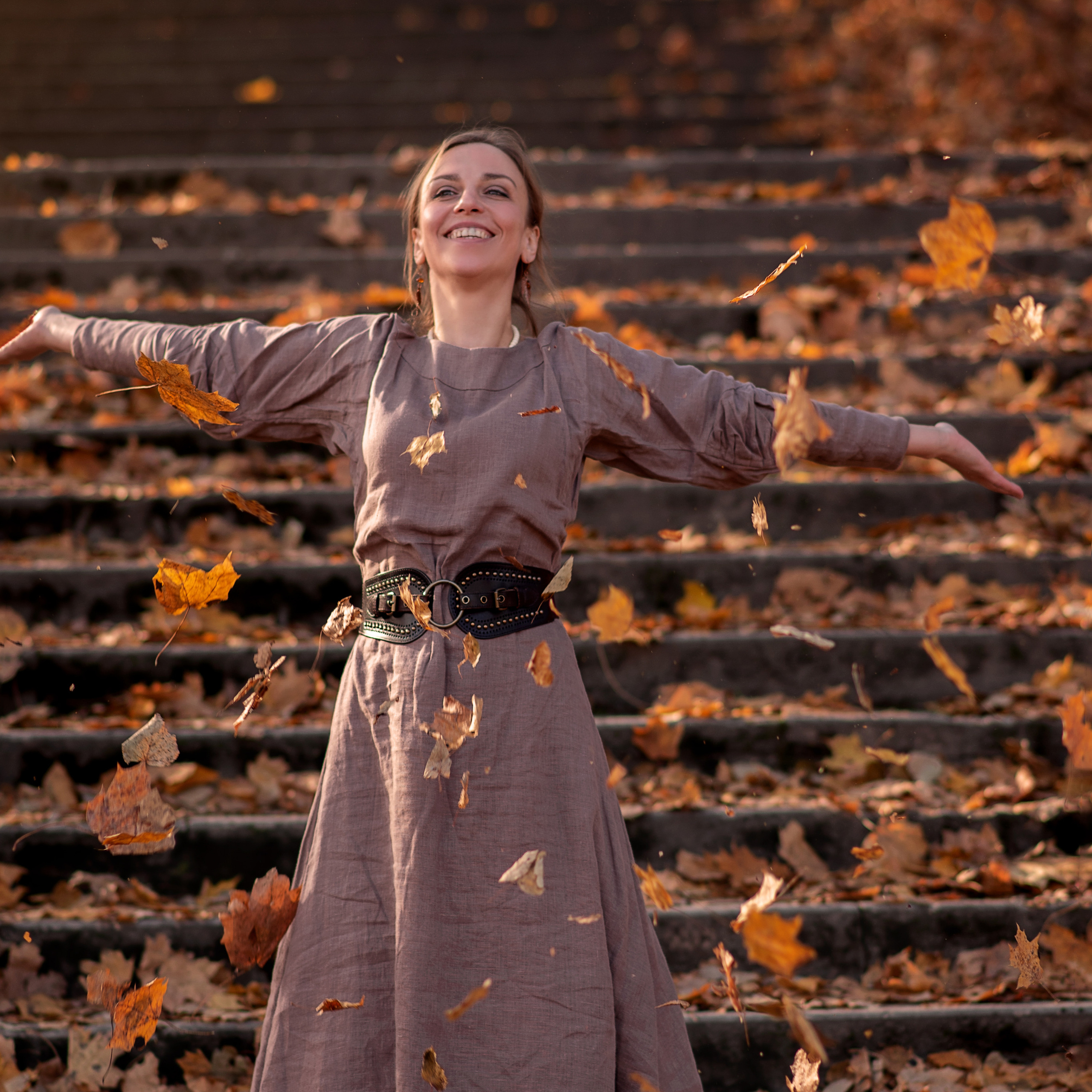 Ира фотосессия с огнем на Гатчине. Фотографы в Орле Шестопаловы Юлия и Юрий