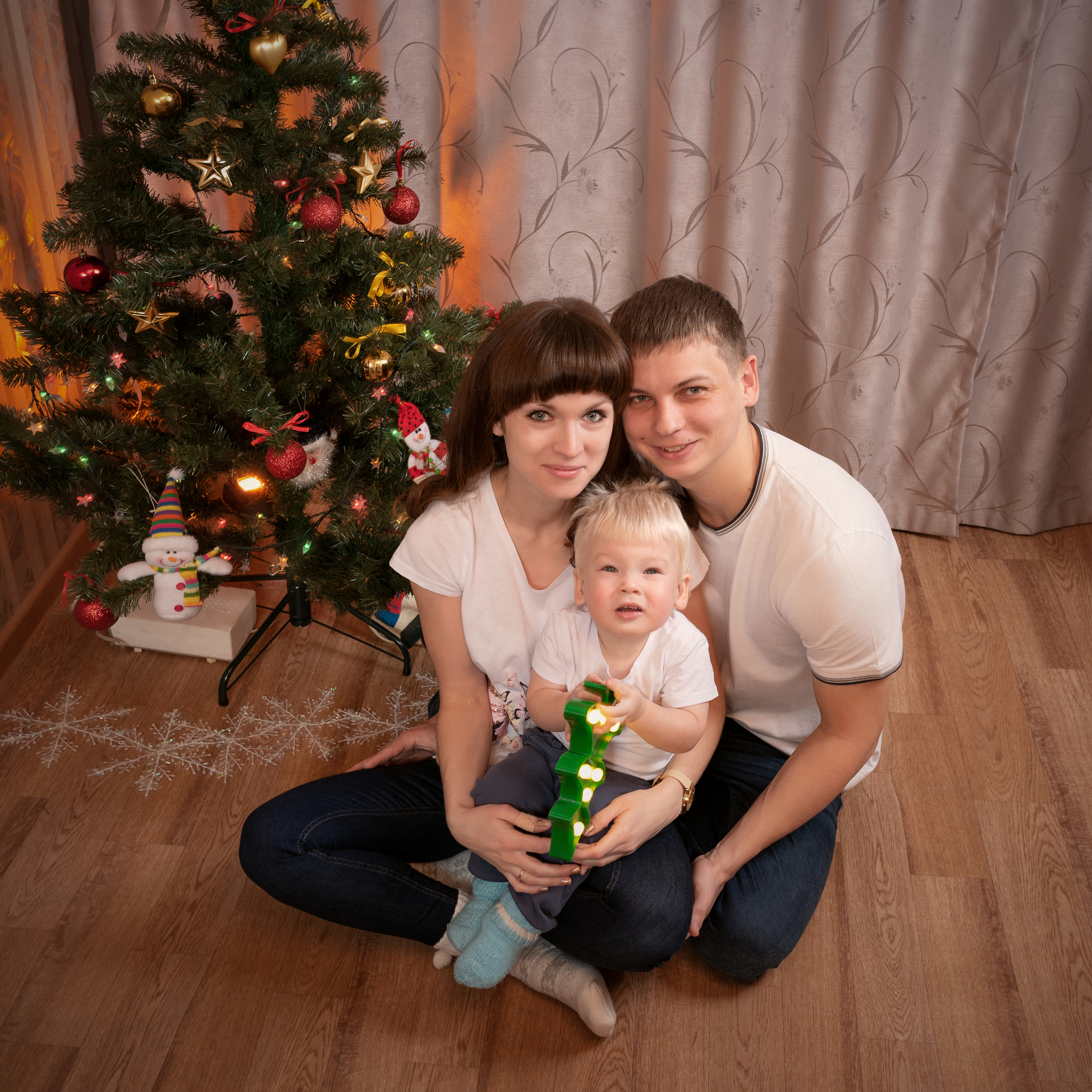 Семейная фотосессия дома и на улице. Фотографы в Орле Шестопаловы Юлия и Юрий