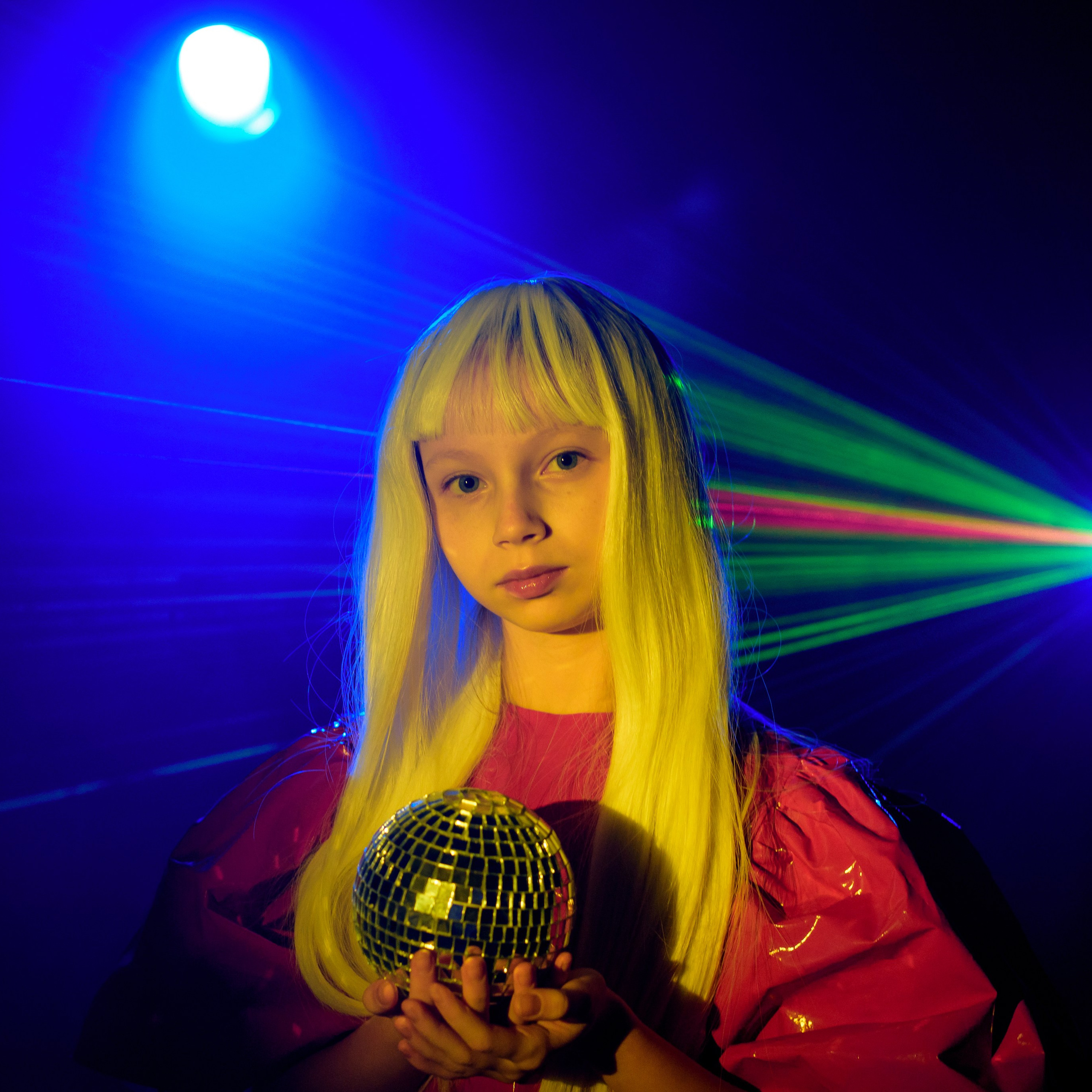 Иванна съемка с лазером. Фотографы в Орле Шестопаловы Юлия и Юрий