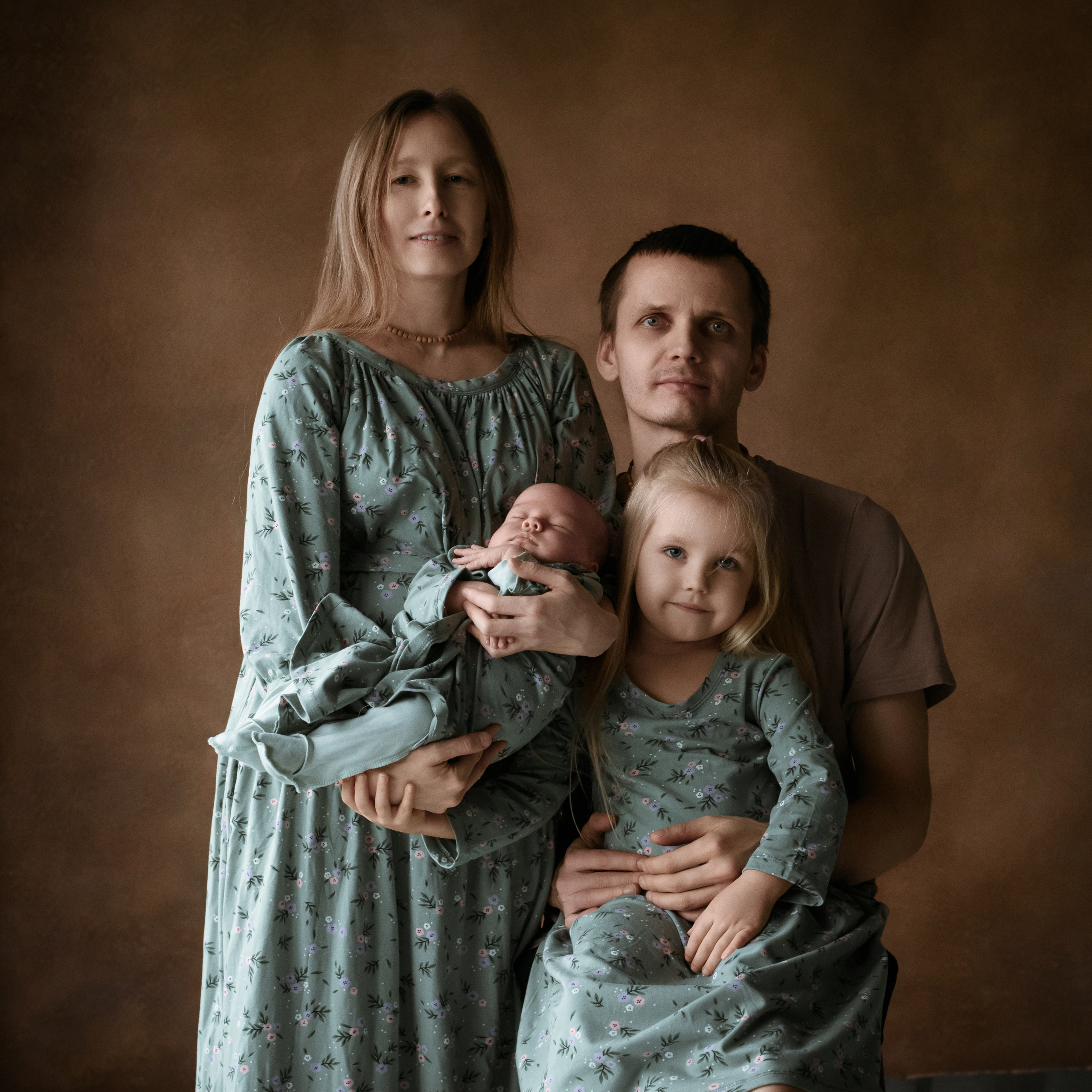 Катерина, Алексей, Василиса и Дана. Фотографы в Орле Шестопаловы Юлия и Юрий