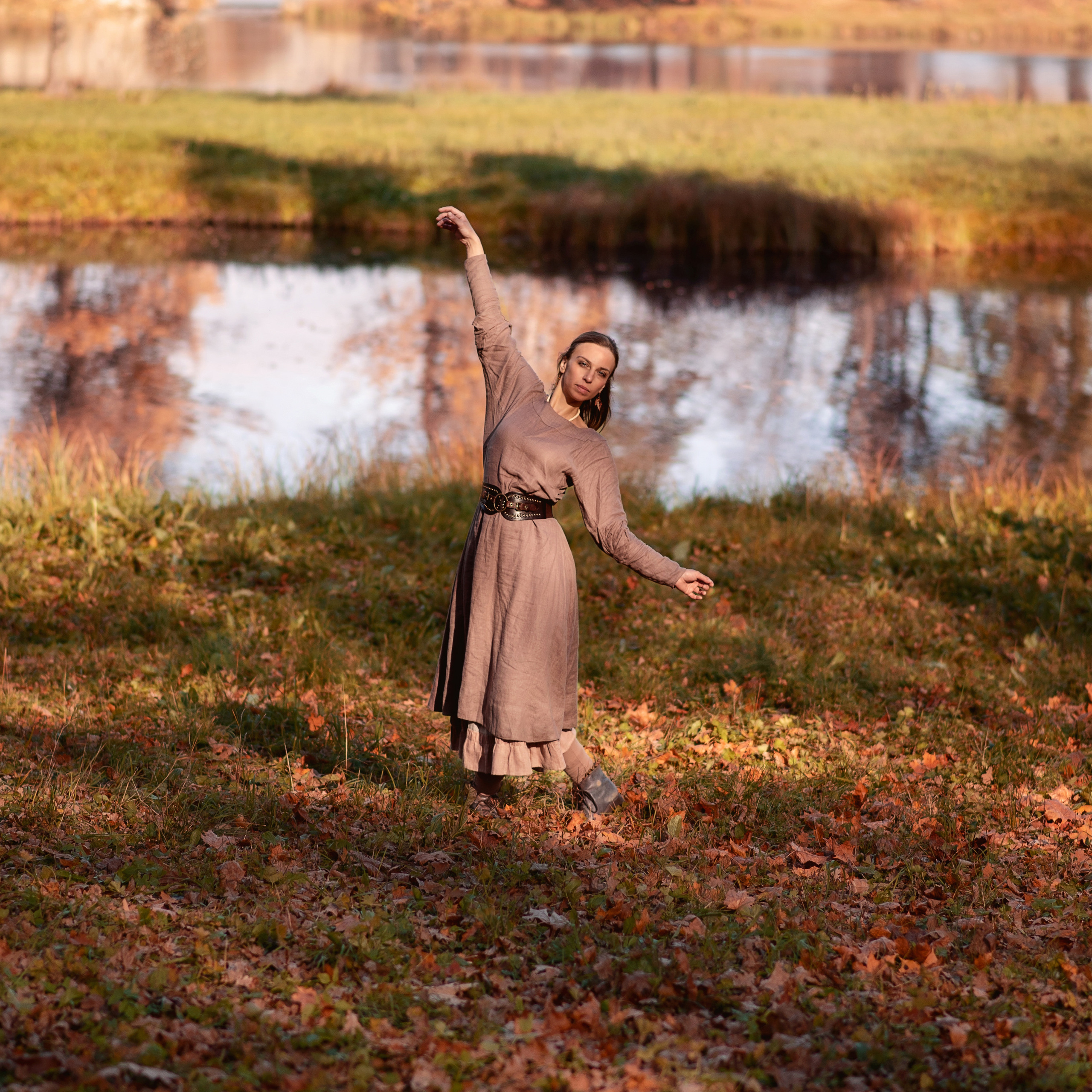 Ира фотосессия с огнем на Гатчине. Фотографы в Орле Шестопаловы Юлия и Юрий
