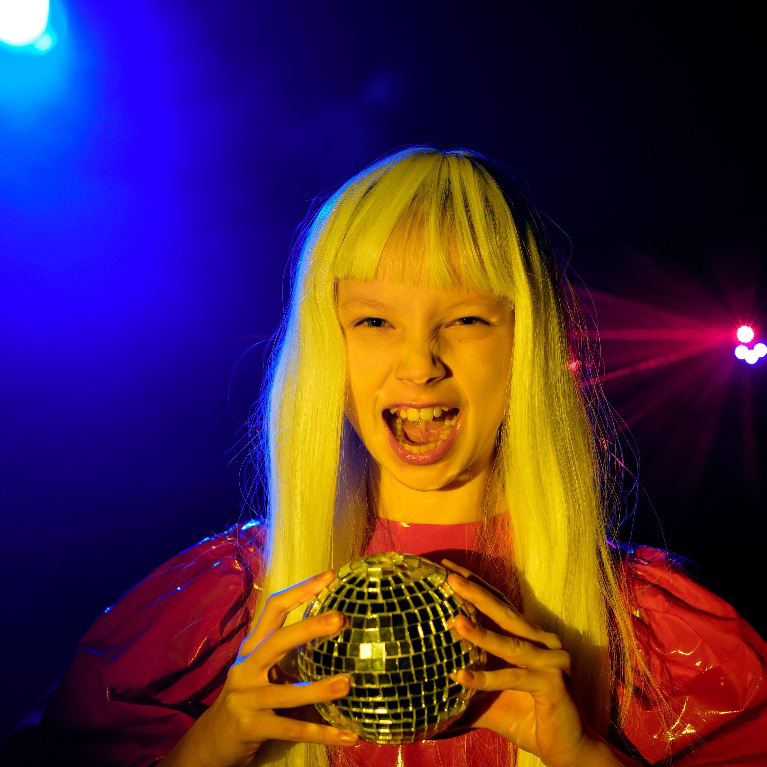 Иванна съемка с лазером. Фотографы в Орле Шестопаловы Юлия и Юрий