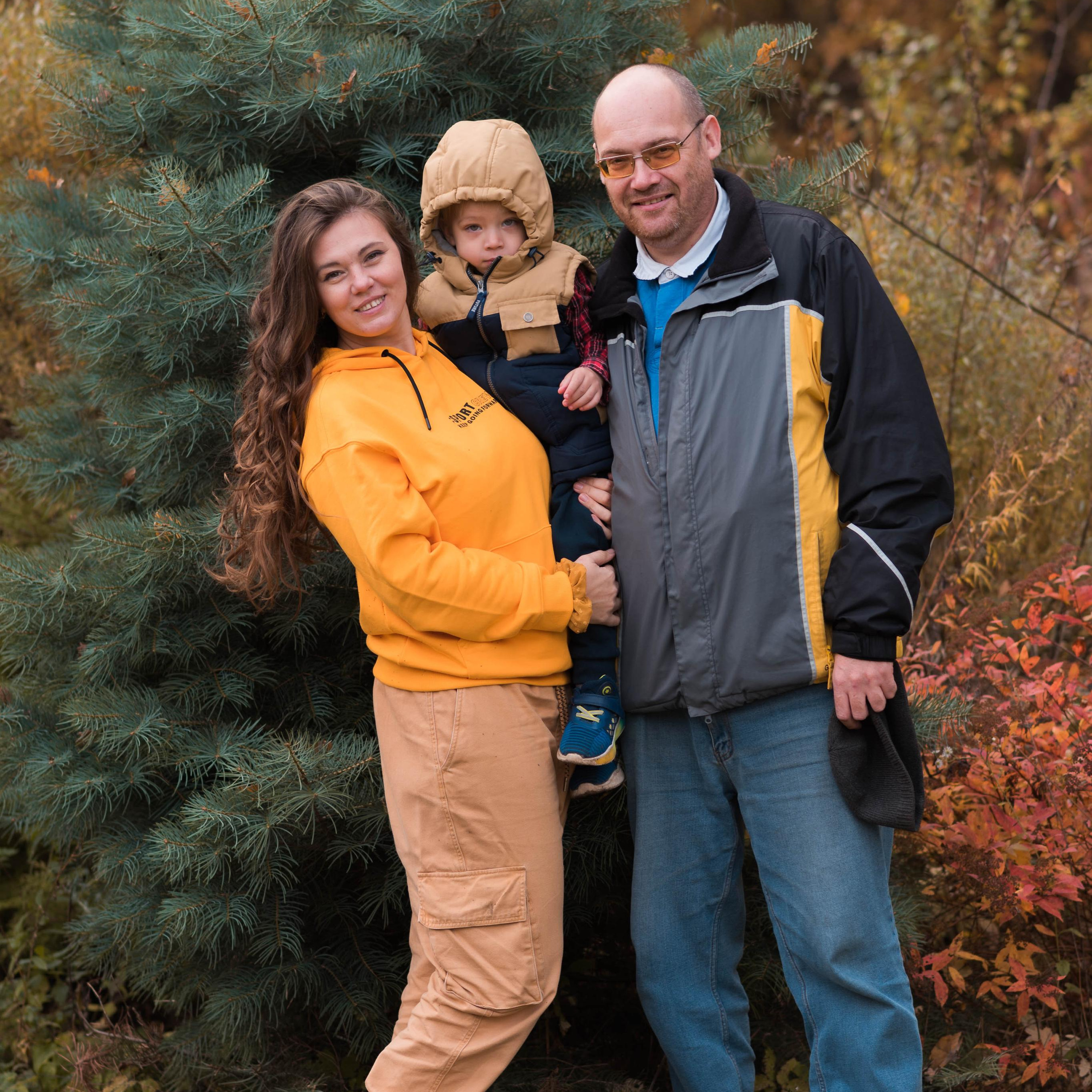 Карина и семья