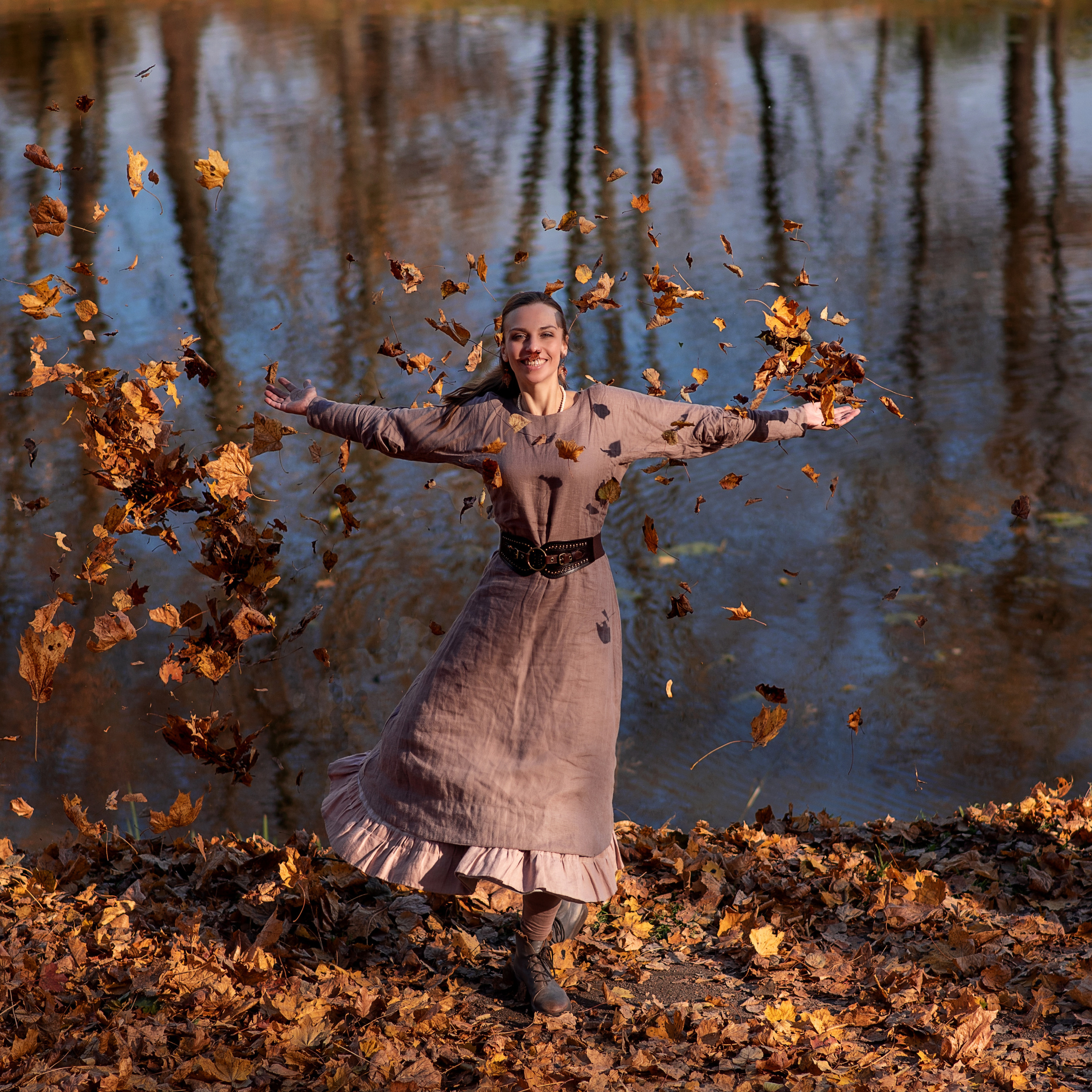 Ира фотосессия с огнем на Гатчине. Фотографы в Орле Шестопаловы Юлия и Юрий