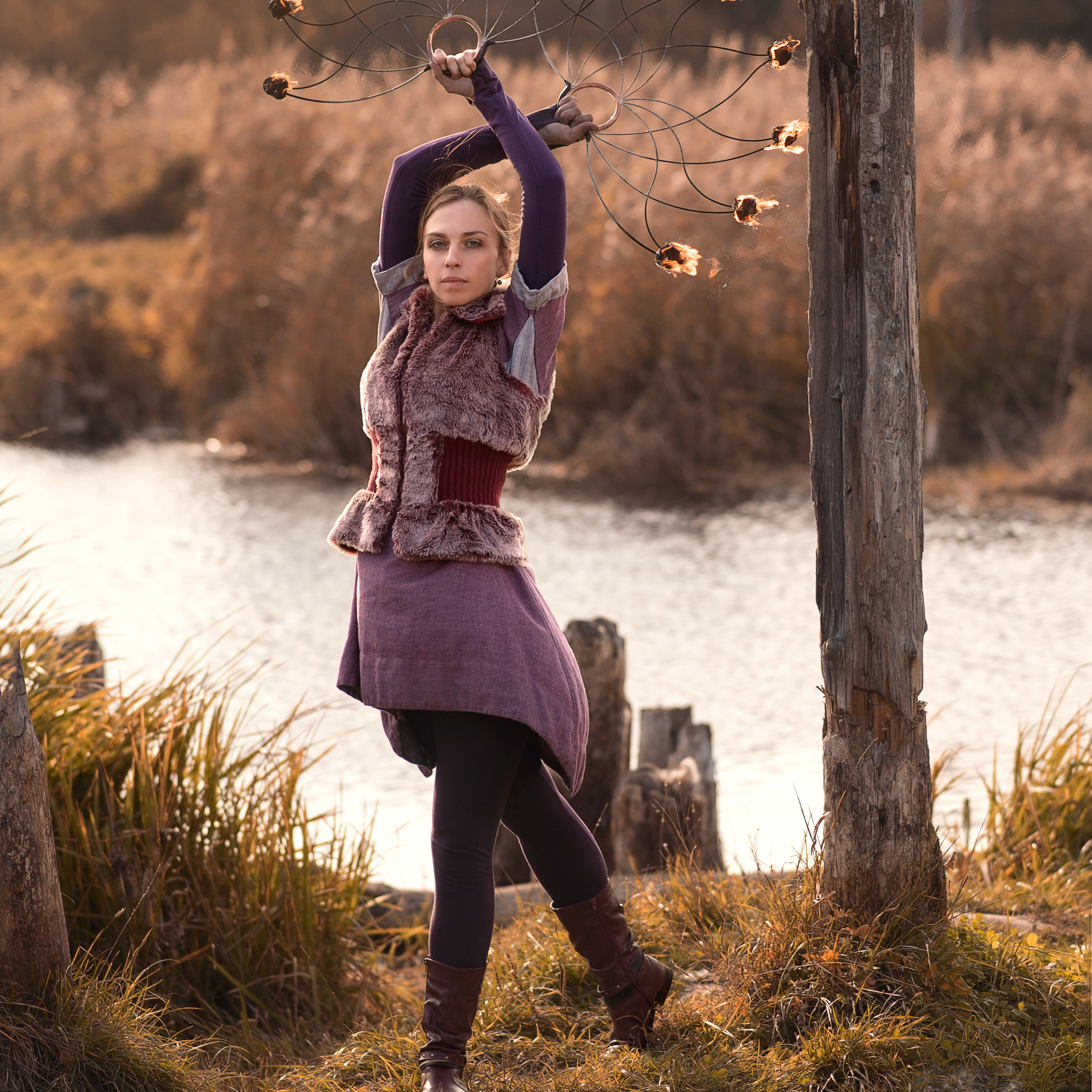 Ира фотосессия с огнем на Гатчине. Фотографы в Орле Шестопаловы Юлия и Юрий