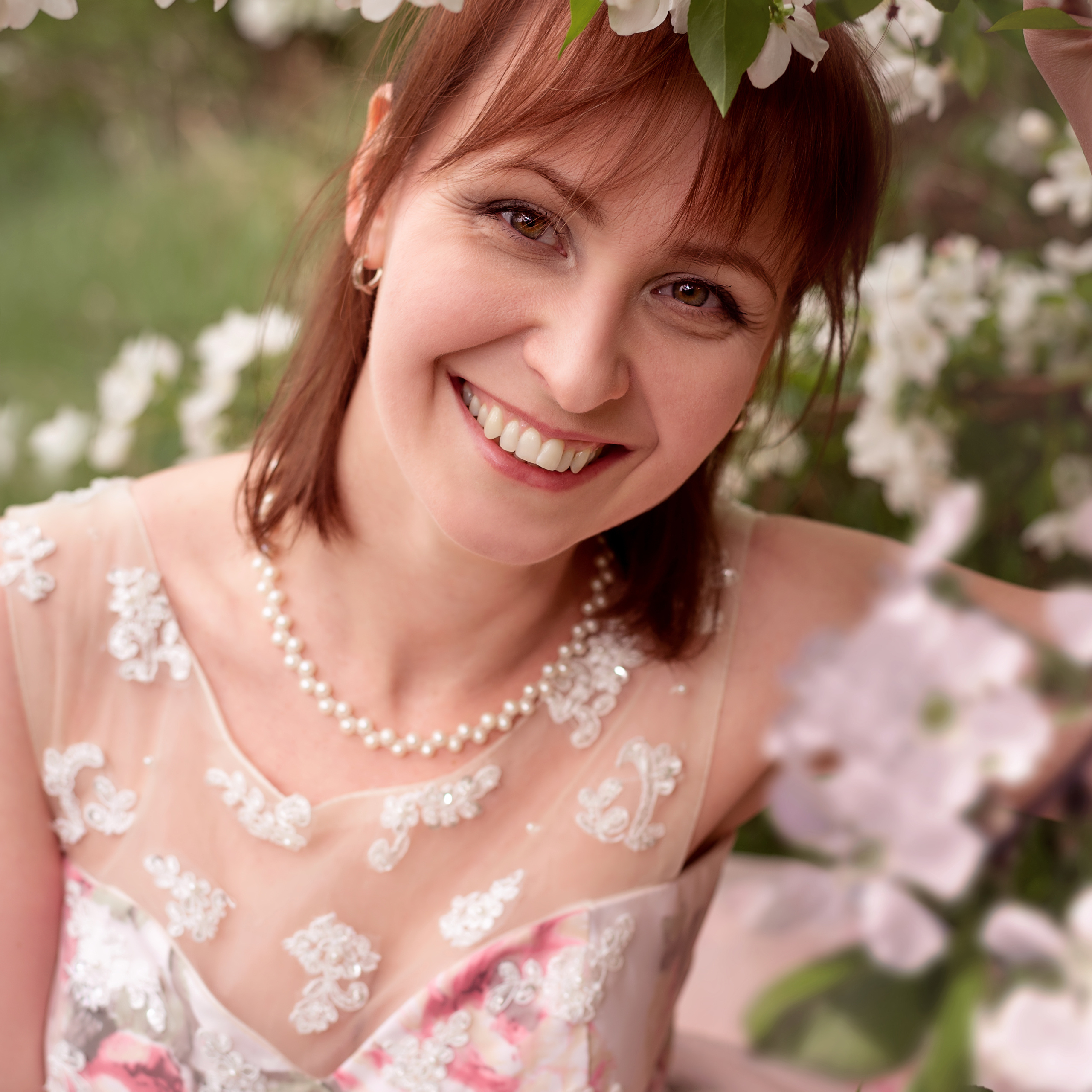 Фотосессия в цветущих садах. Фотографы в Орле Шестопаловы Юлия и Юрий